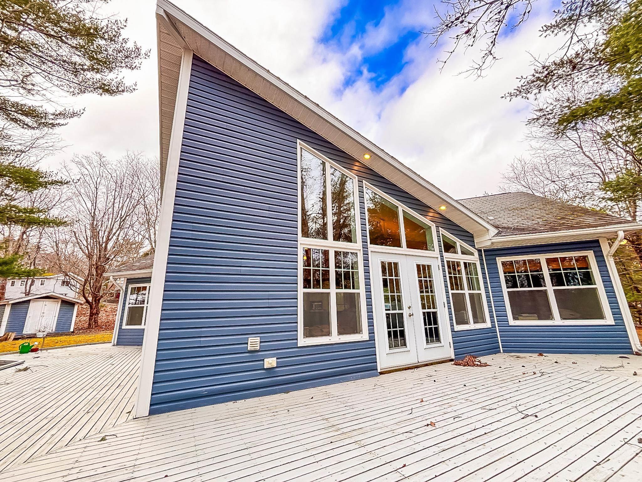 $399,900.00: 839 Lahave Street, Bridgewater