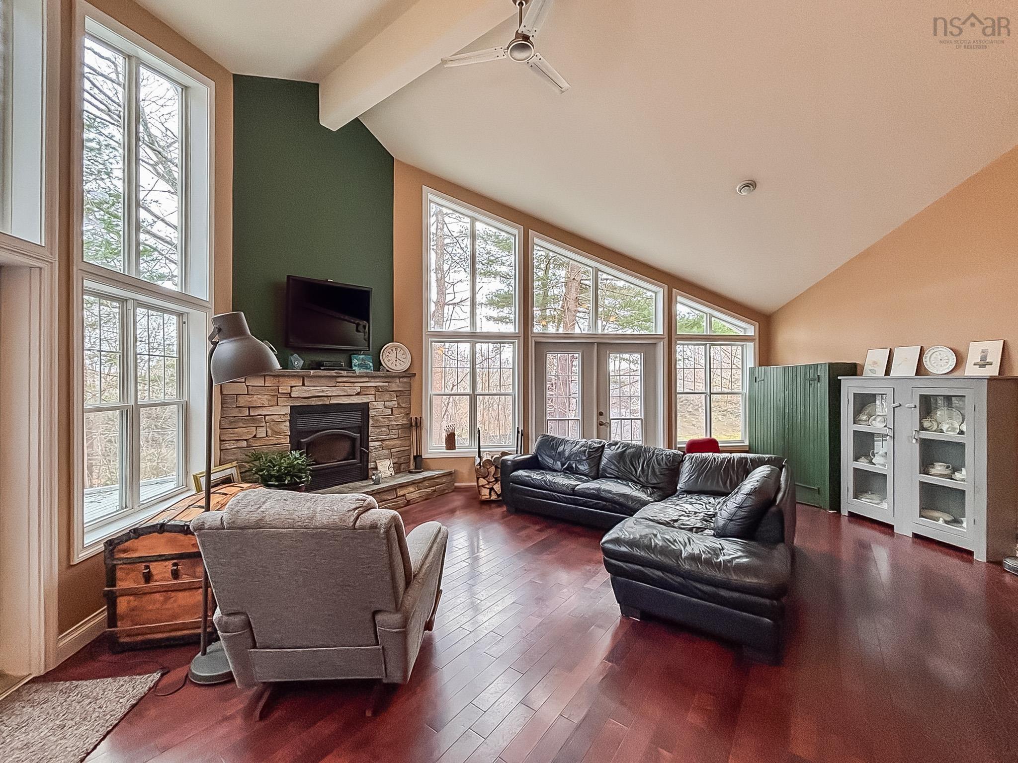 $399,900.00: 839 Lahave Street, Bridgewater
