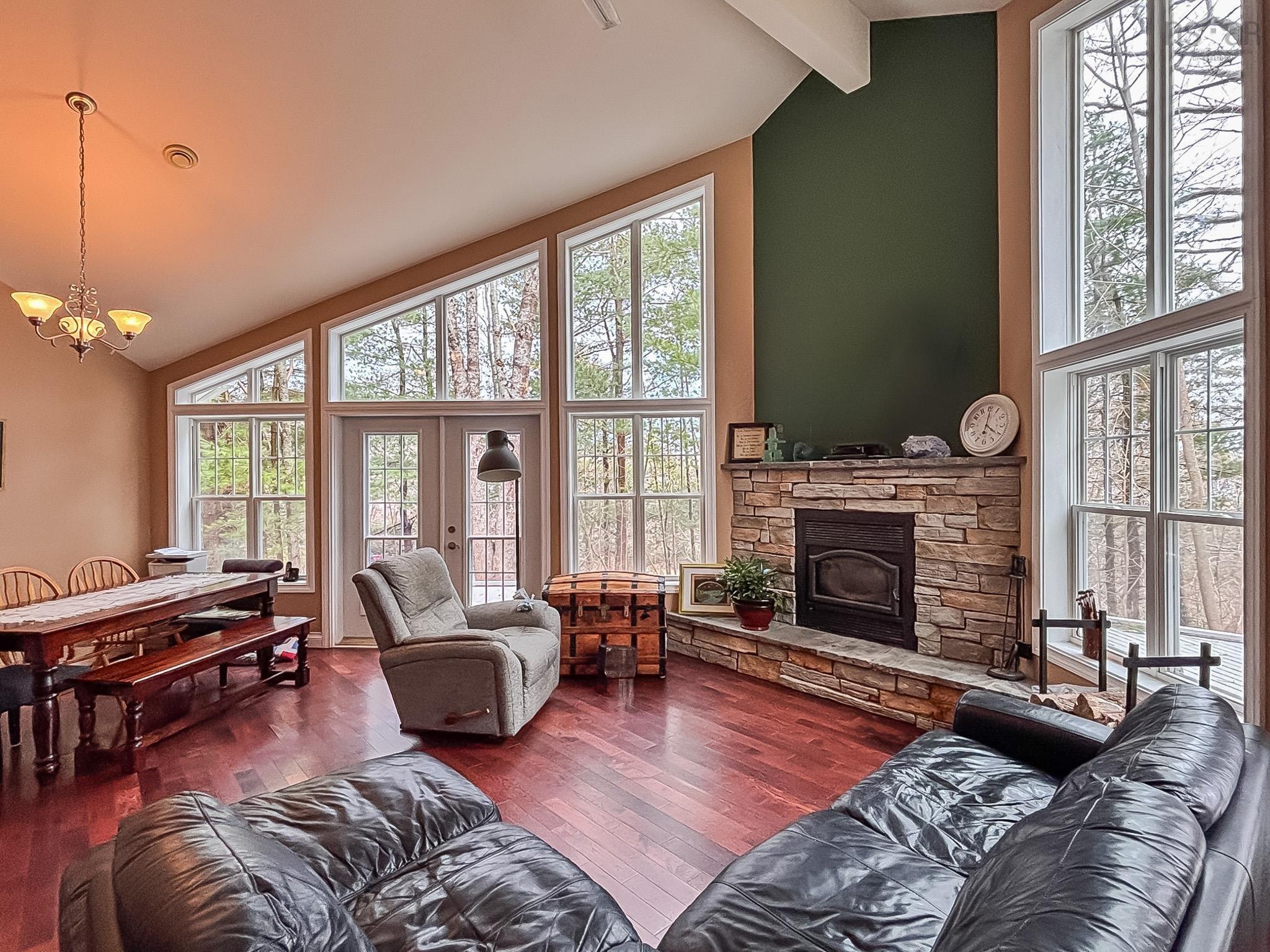 $399,900.00: 839 Lahave Street, Bridgewater