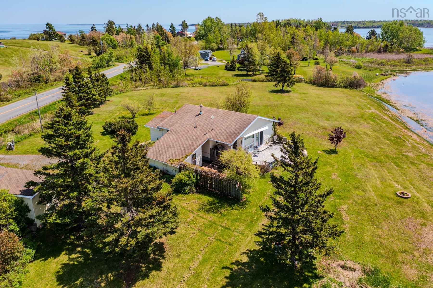 $389,900.00: 496 Caribou Island Road, Caribou Island