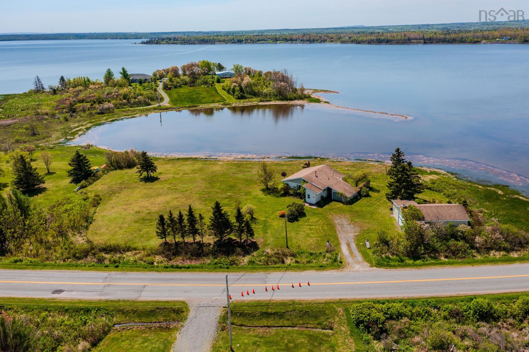 $389,900.00: 496 Caribou Island Road, Caribou Island