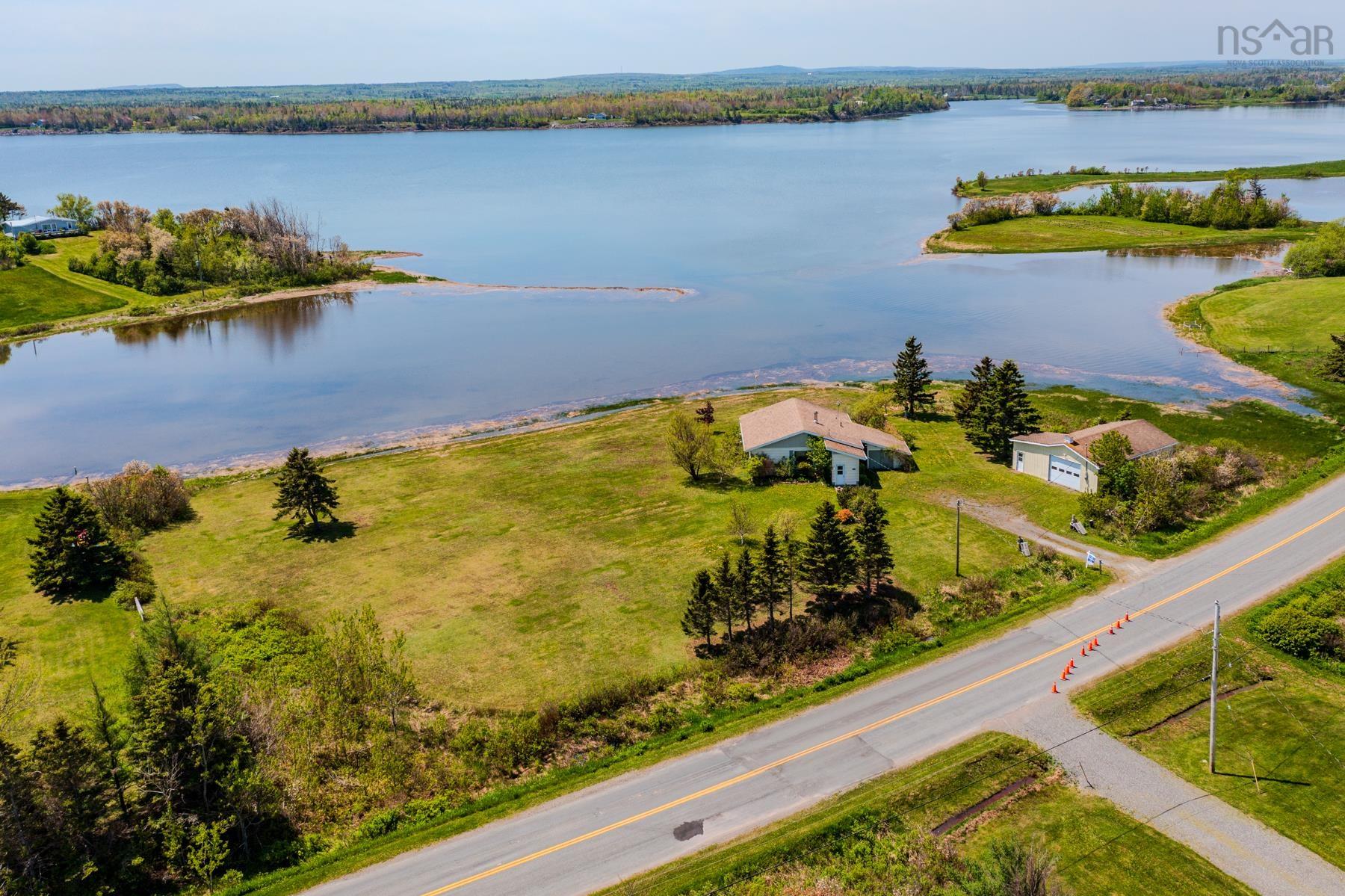 $389,900.00: 496 Caribou Island Road, Caribou Island