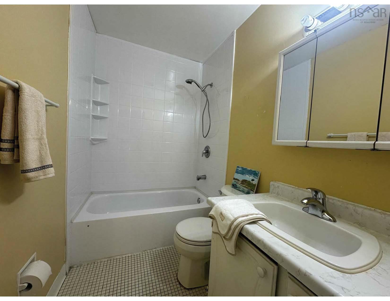 $405,000.00: 19 Westridge Drive, Halifax