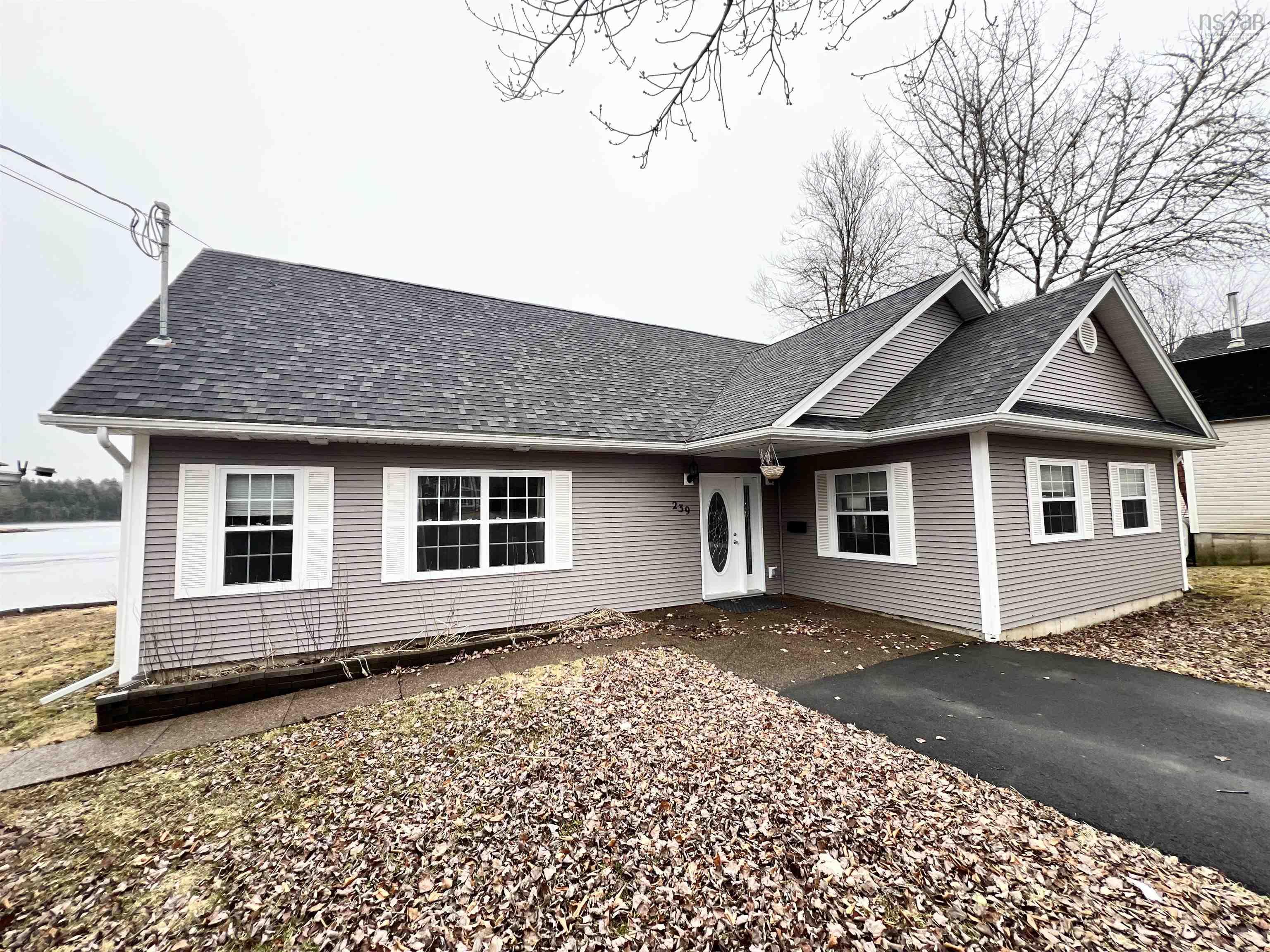 $699,900.00: 239 LAKEVIEW Avenue, Middle Sackville