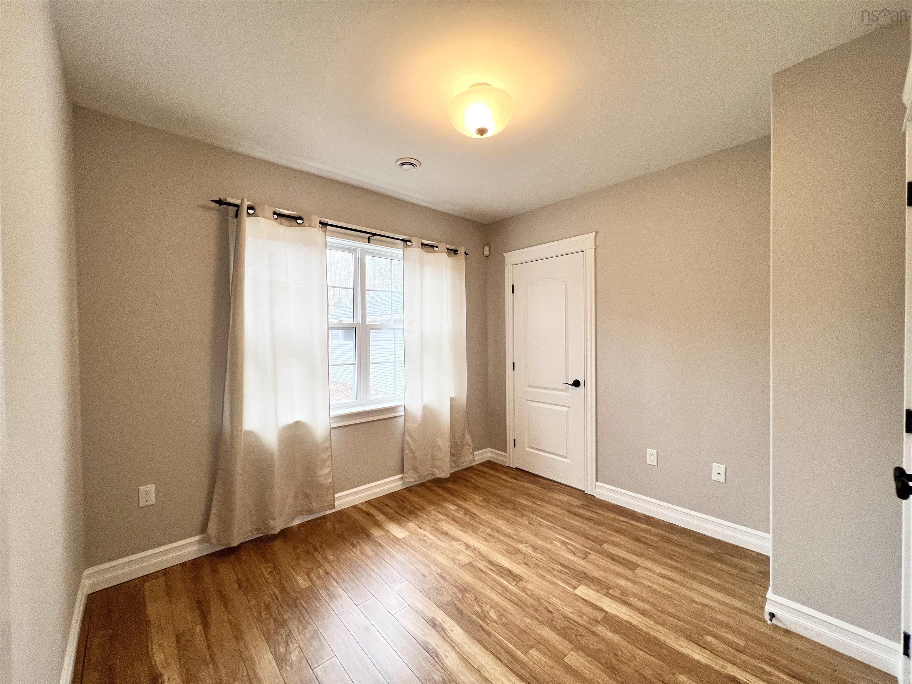 $699,900.00: 239 LAKEVIEW Avenue, Middle Sackville