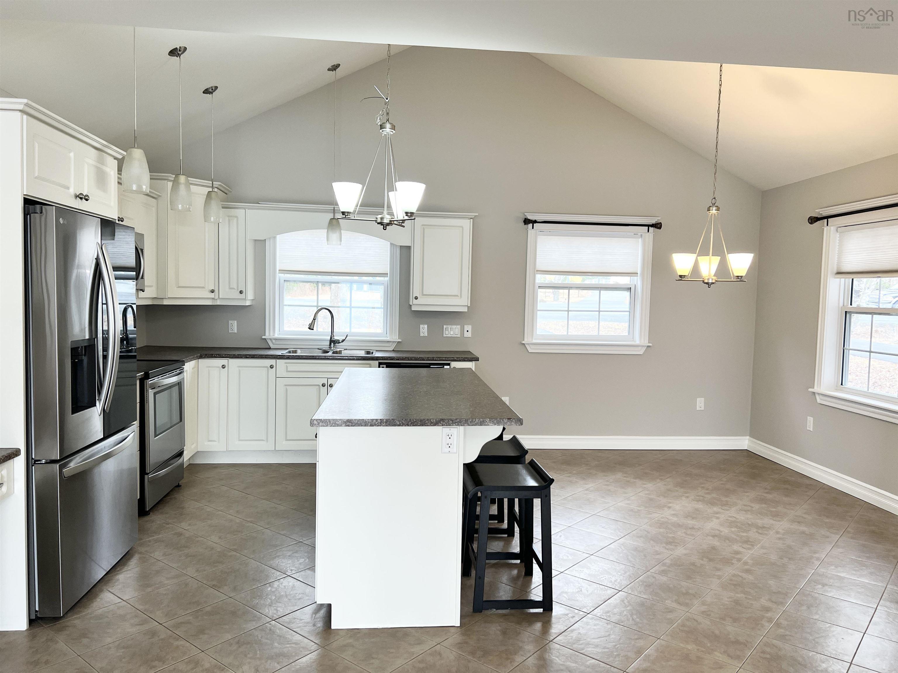 $699,900.00: 239 LAKEVIEW Avenue, Middle Sackville