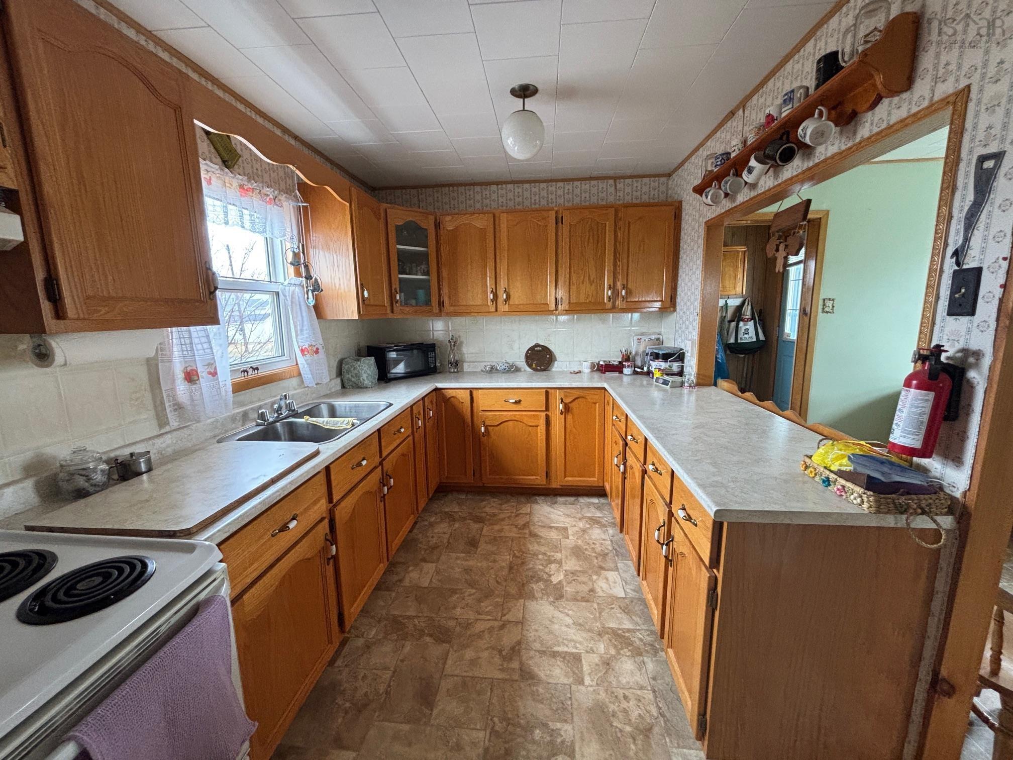 $124,900.00: 337 Eight Street, New Waterford
