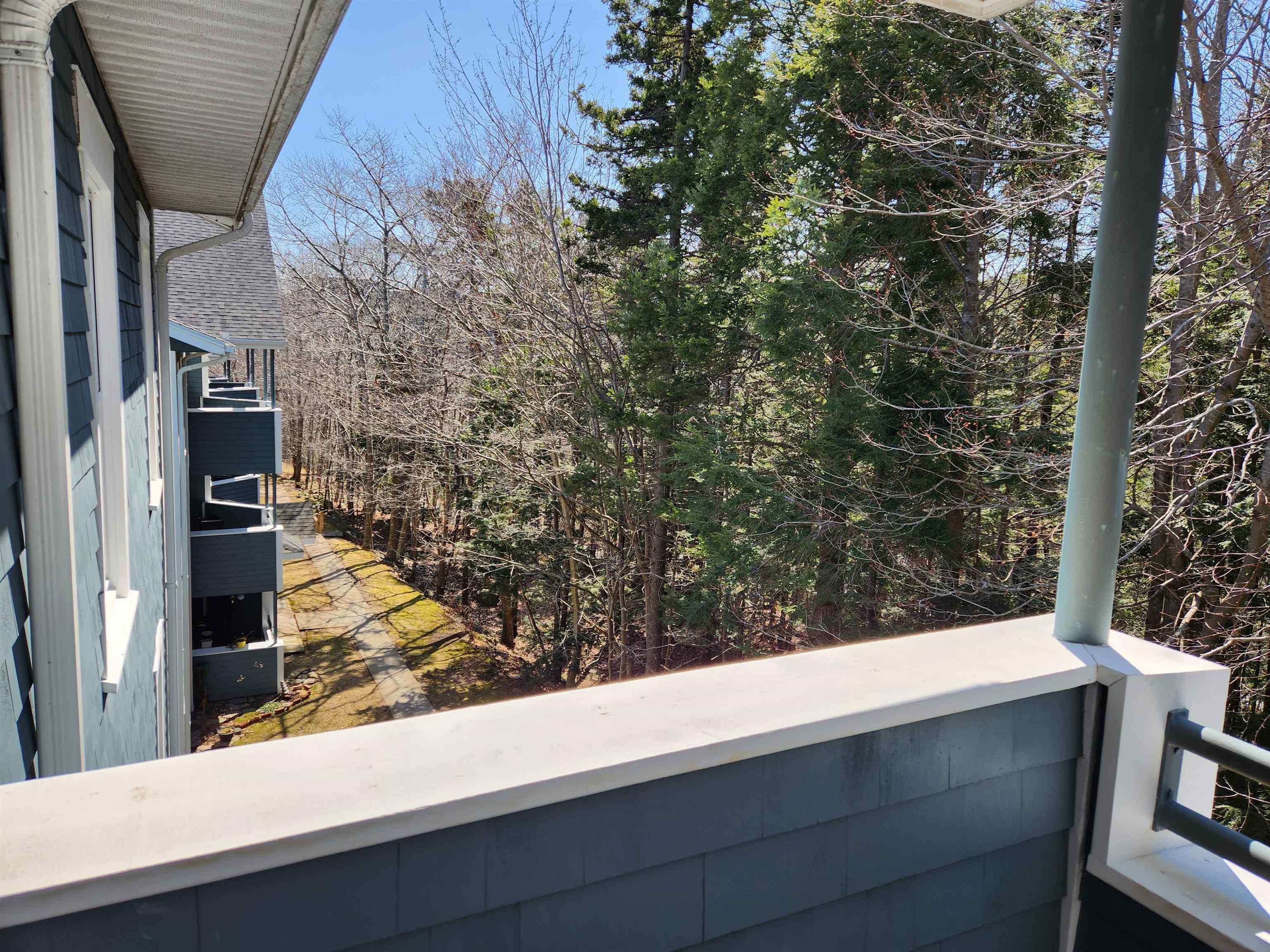 $349,900.00: 332 28 HAMMONDS PLAINS Road, Bedford