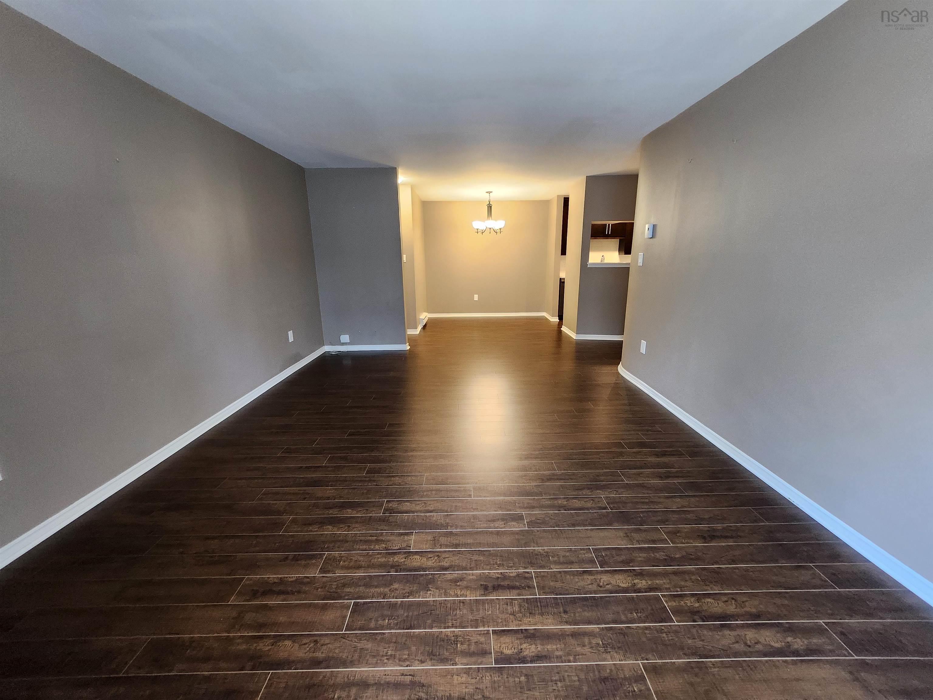 $349,900.00: 332 28 HAMMONDS PLAINS Road, Bedford