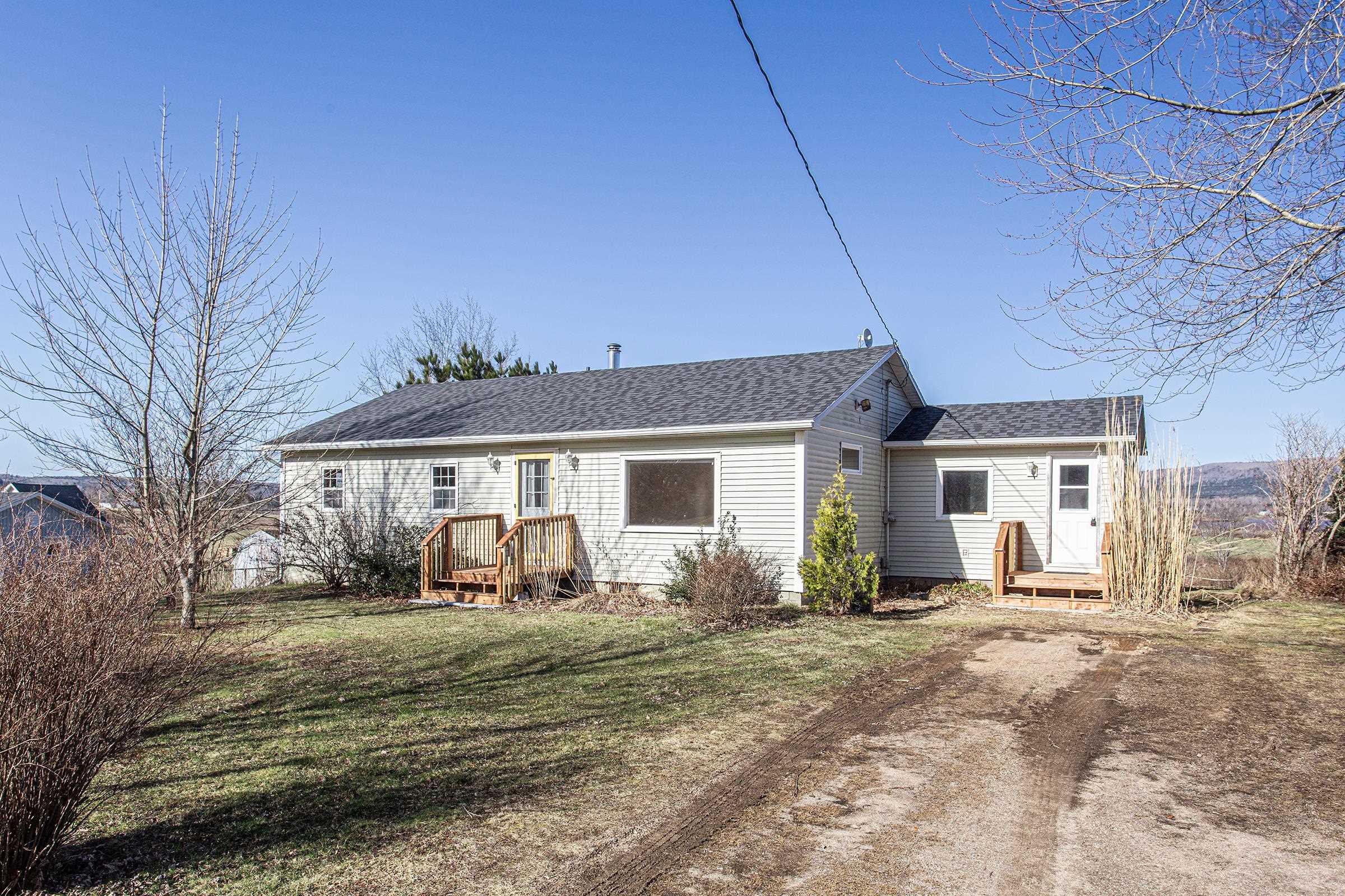 $279,500.00: 3225 Highway 201, Centrelea