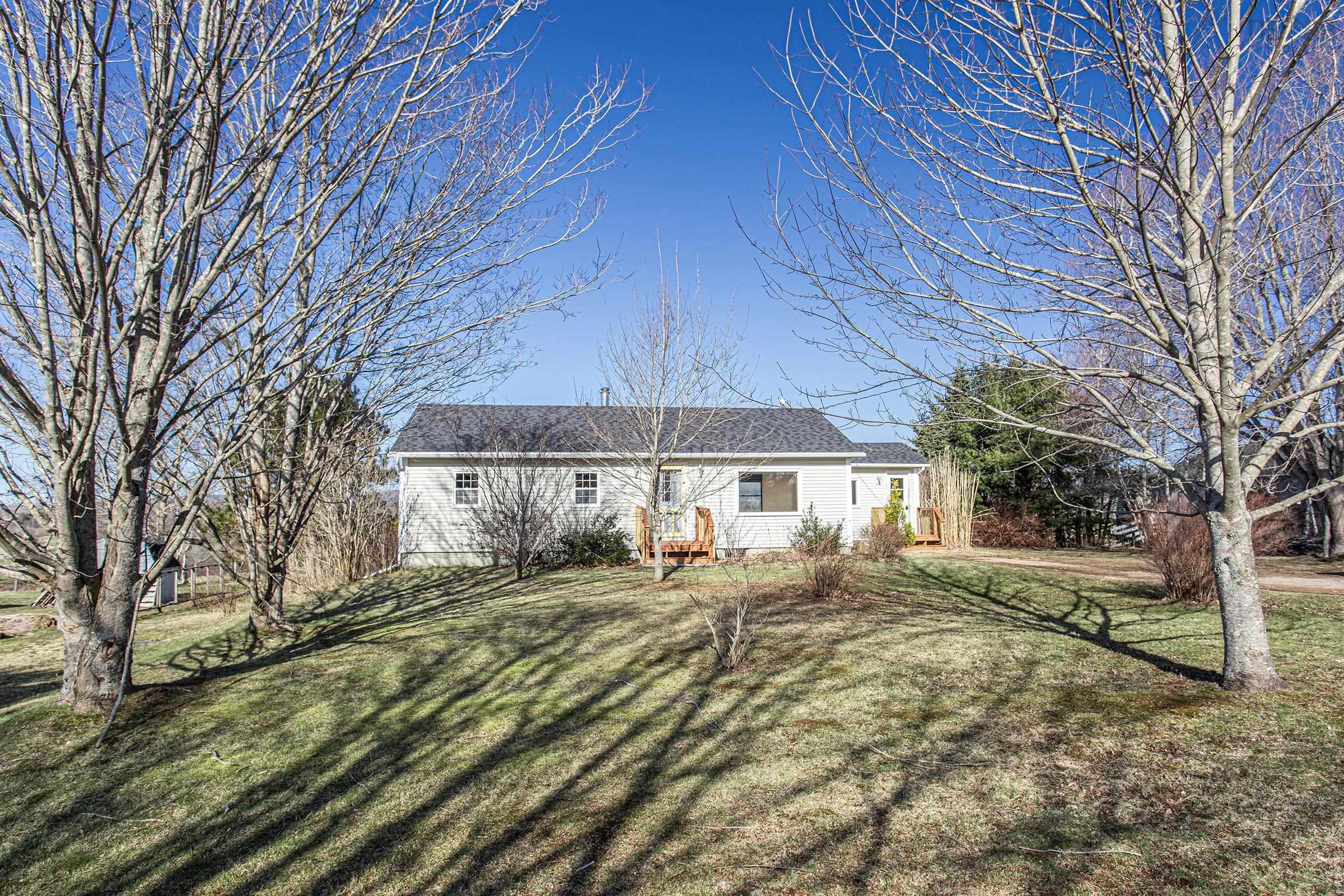$279,500.00: 3225 Highway 201, Centrelea