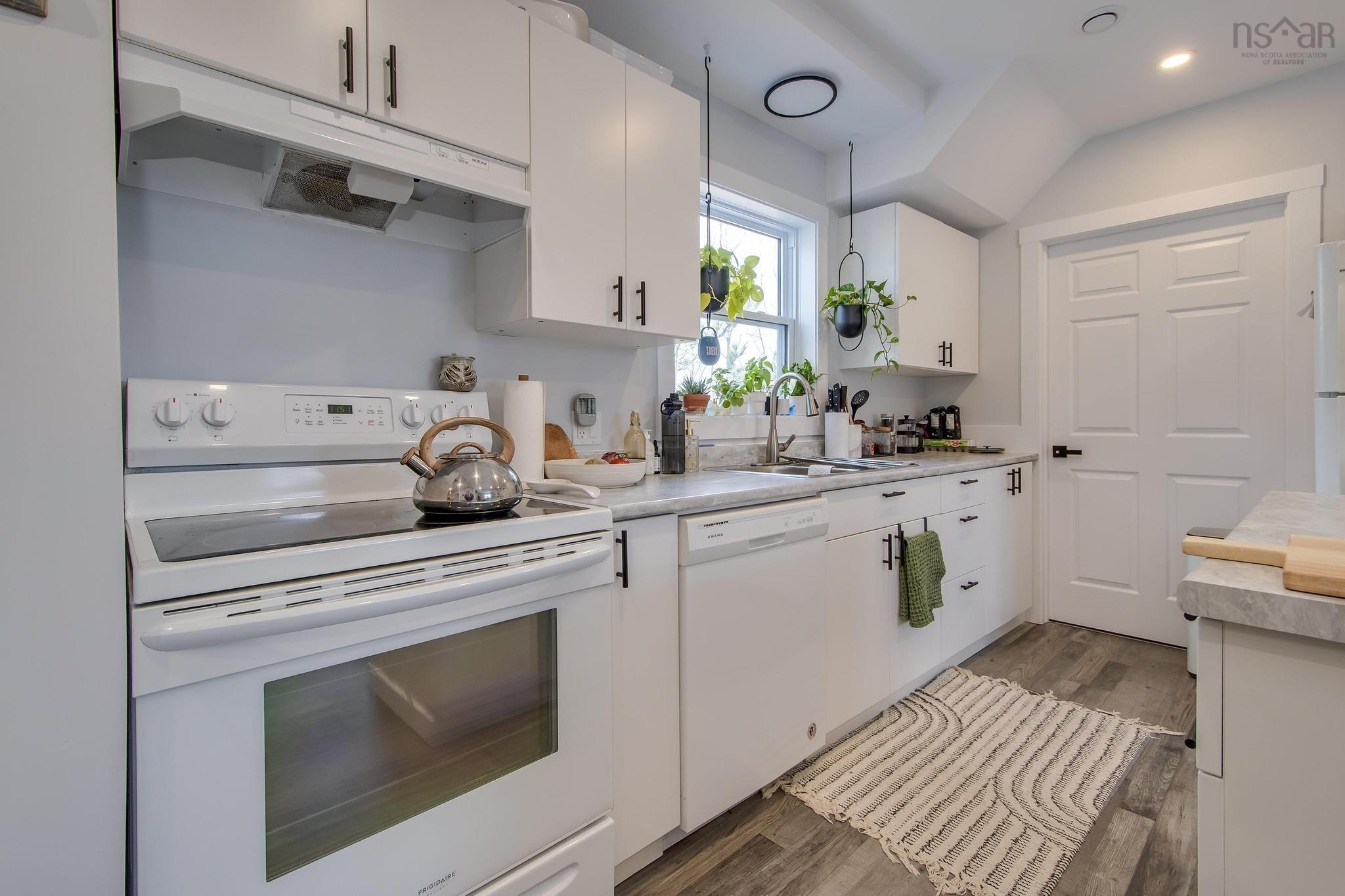 $499,900.00: 321 South Foord Street, Stellarton