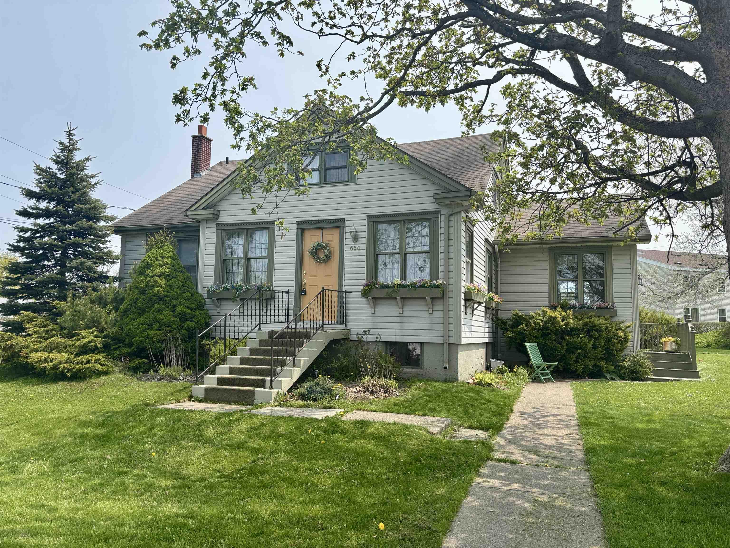 $299,900.00: 650 George Street, New Waterford