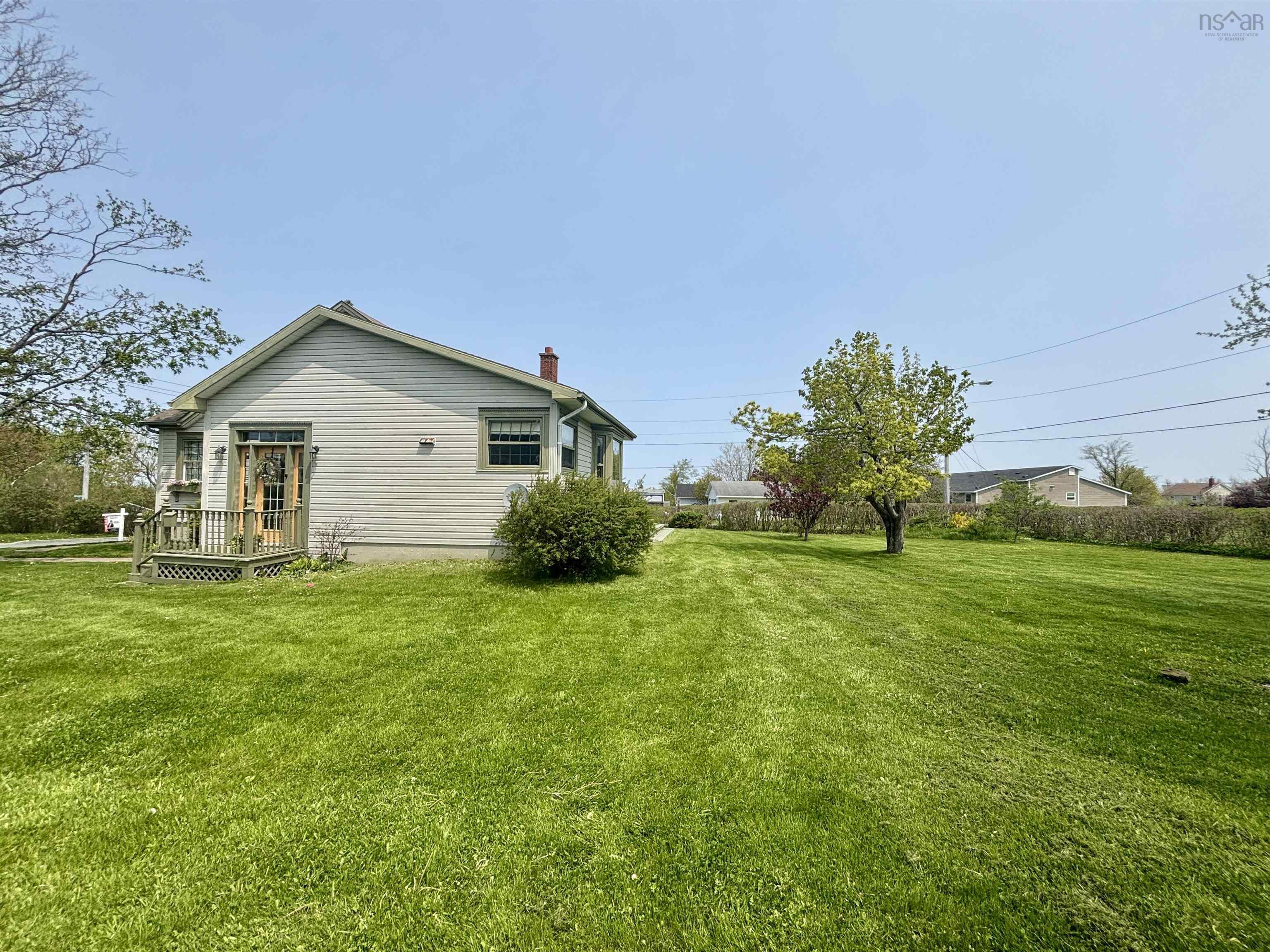 $299,900.00: 650 George Street, New Waterford