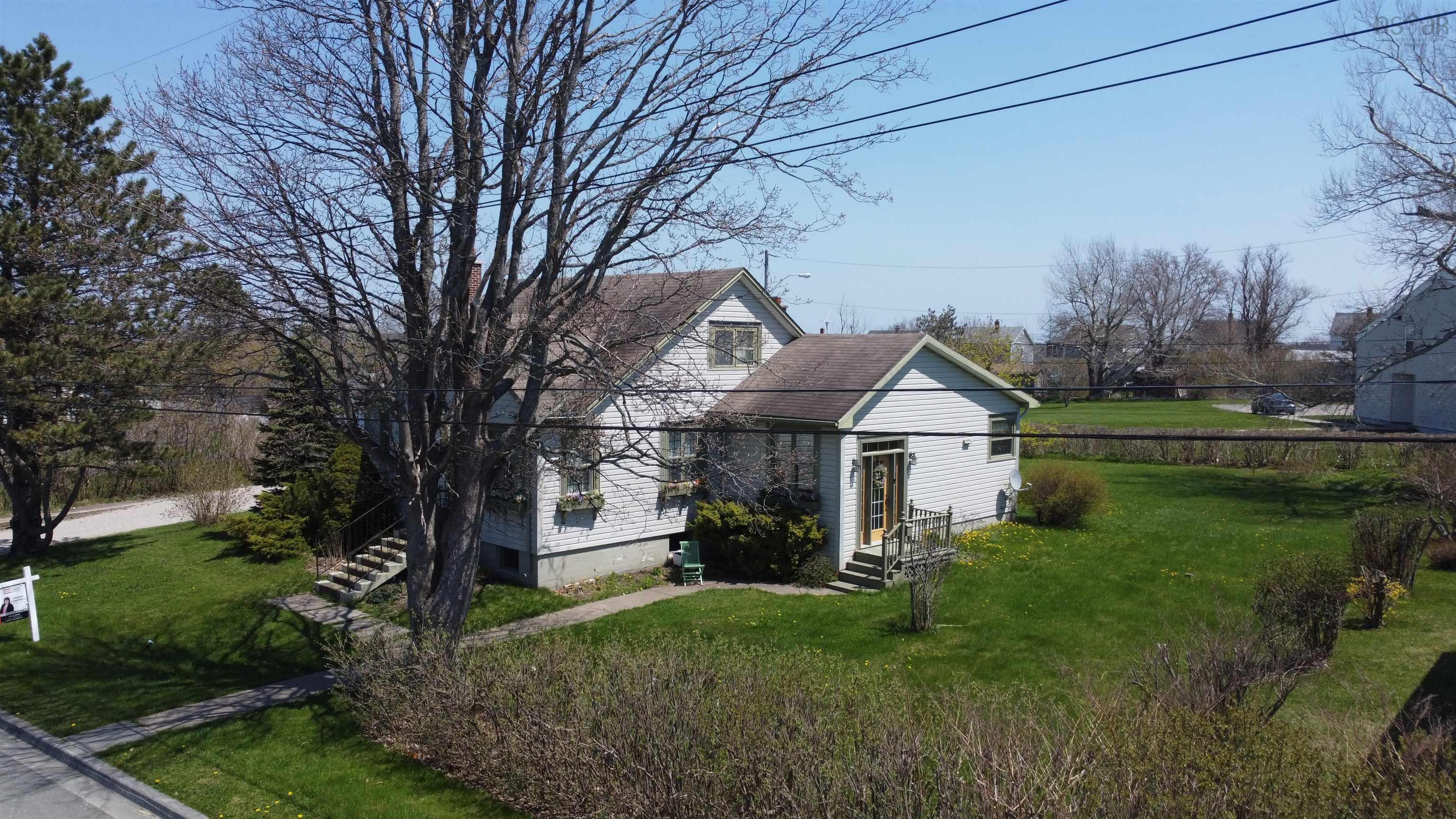 $299,900.00: 650 George Street, New Waterford