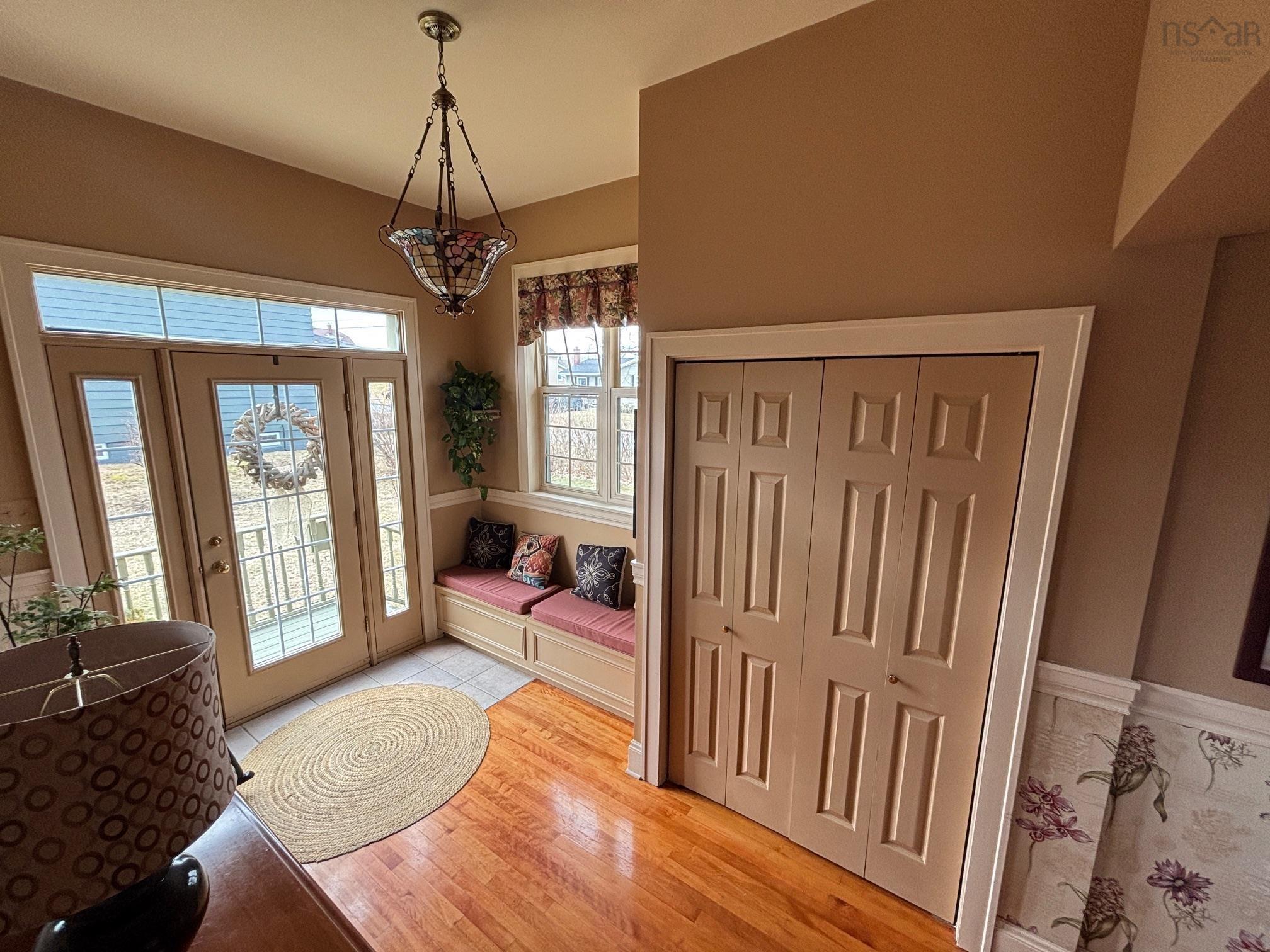 $299,900.00: 650 George Street, New Waterford