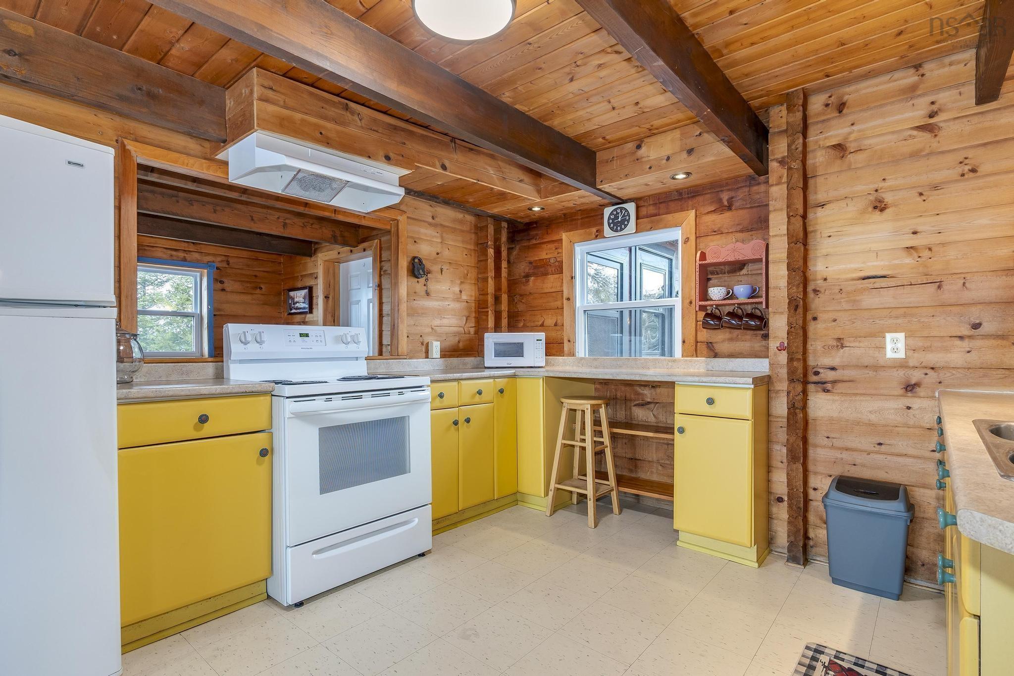 $724,900.00: 208 East Jeddore Road, Oyster Pond