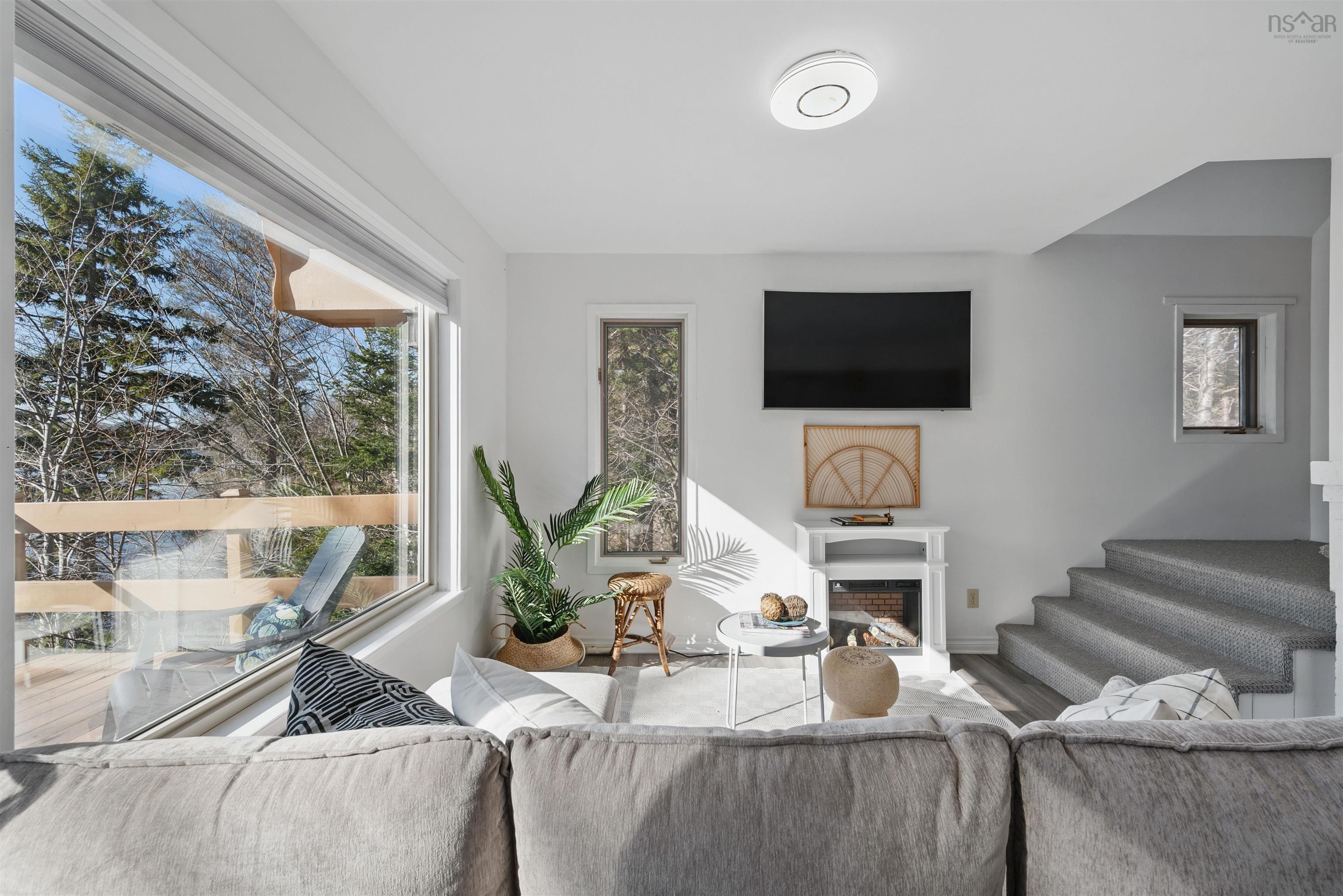 $589,000.00: 230 Douglaswood Drive, Lakelands