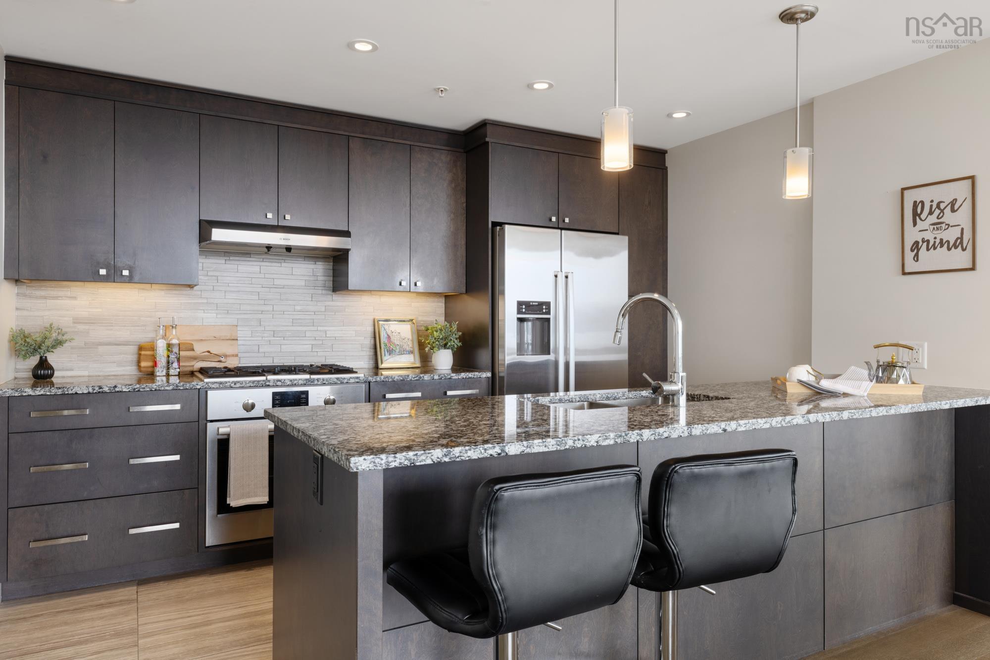 $699,900.00: 203 67 Kings Wharf Place, Dartmouth