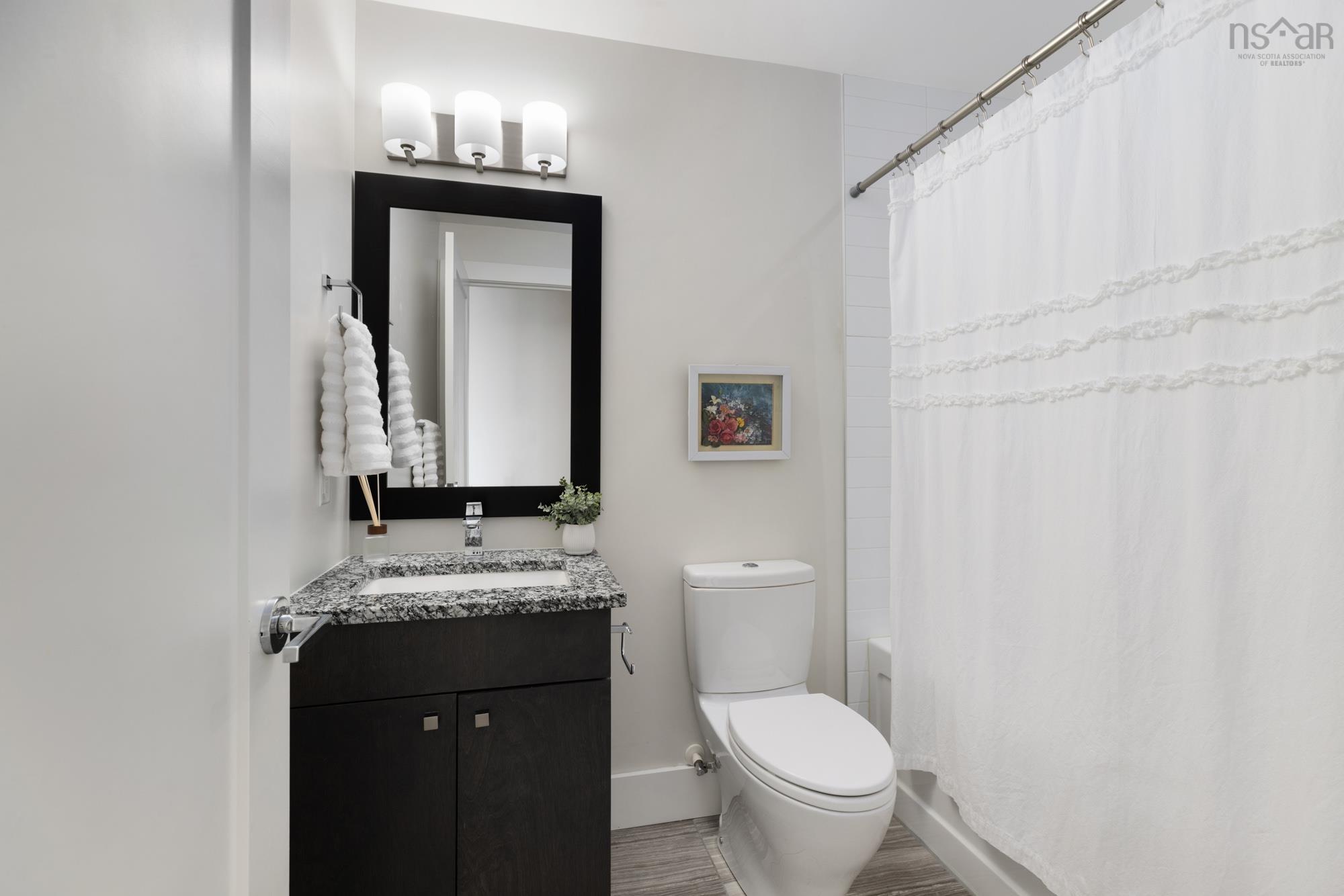 $699,900.00: 203 67 Kings Wharf Place, Dartmouth