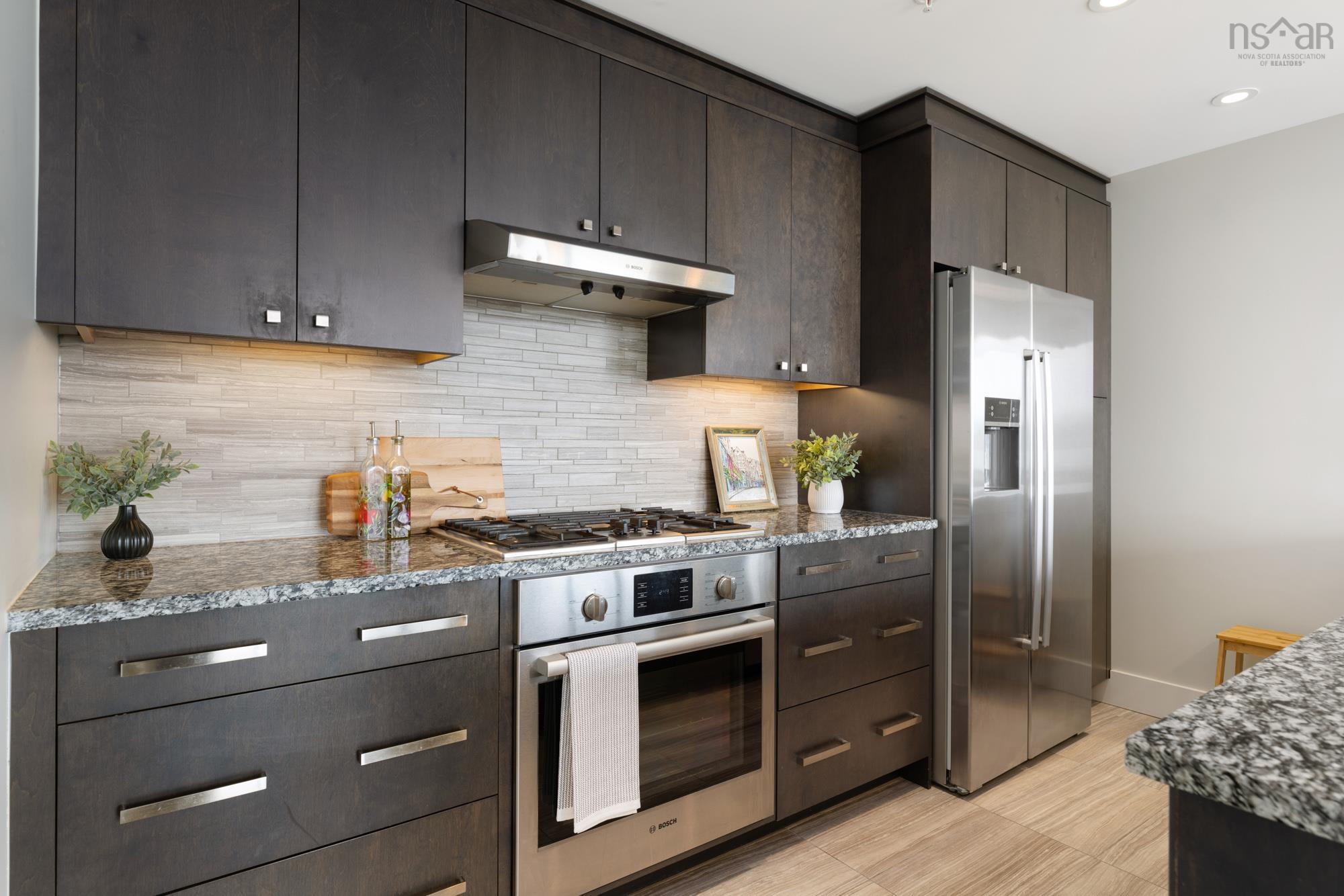 $699,900.00: 203 67 Kings Wharf Place, Dartmouth