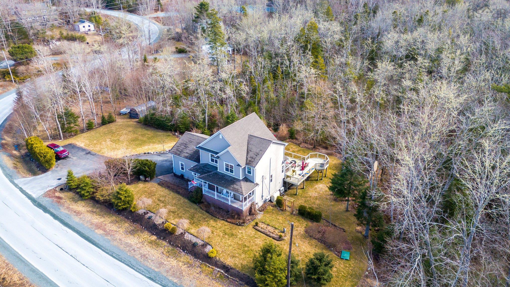 $829,900.00: 74 Buckingham Drive, Stillwater Lake