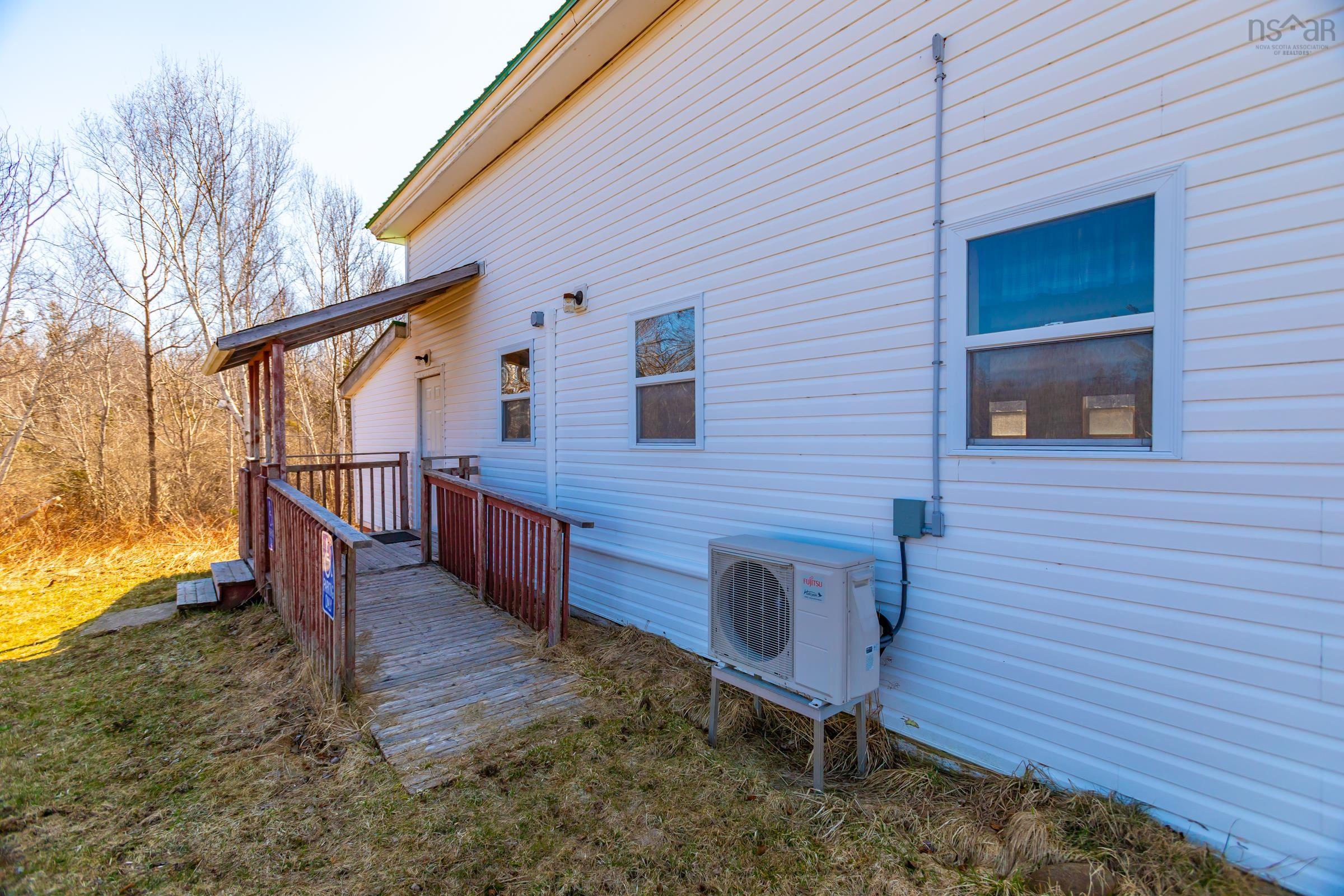 $80,000.00: 2792 Shore Road W, Litchfield