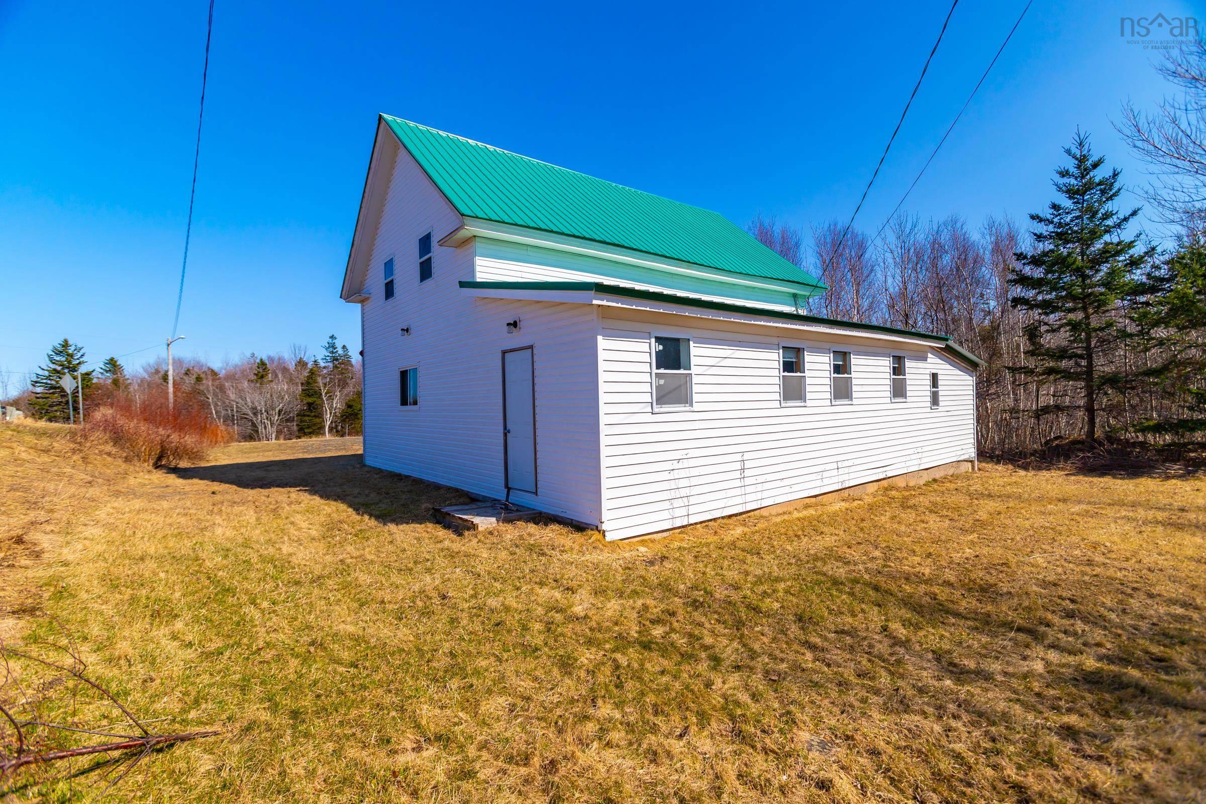 $80,000.00: 2792 Shore Road W, Litchfield