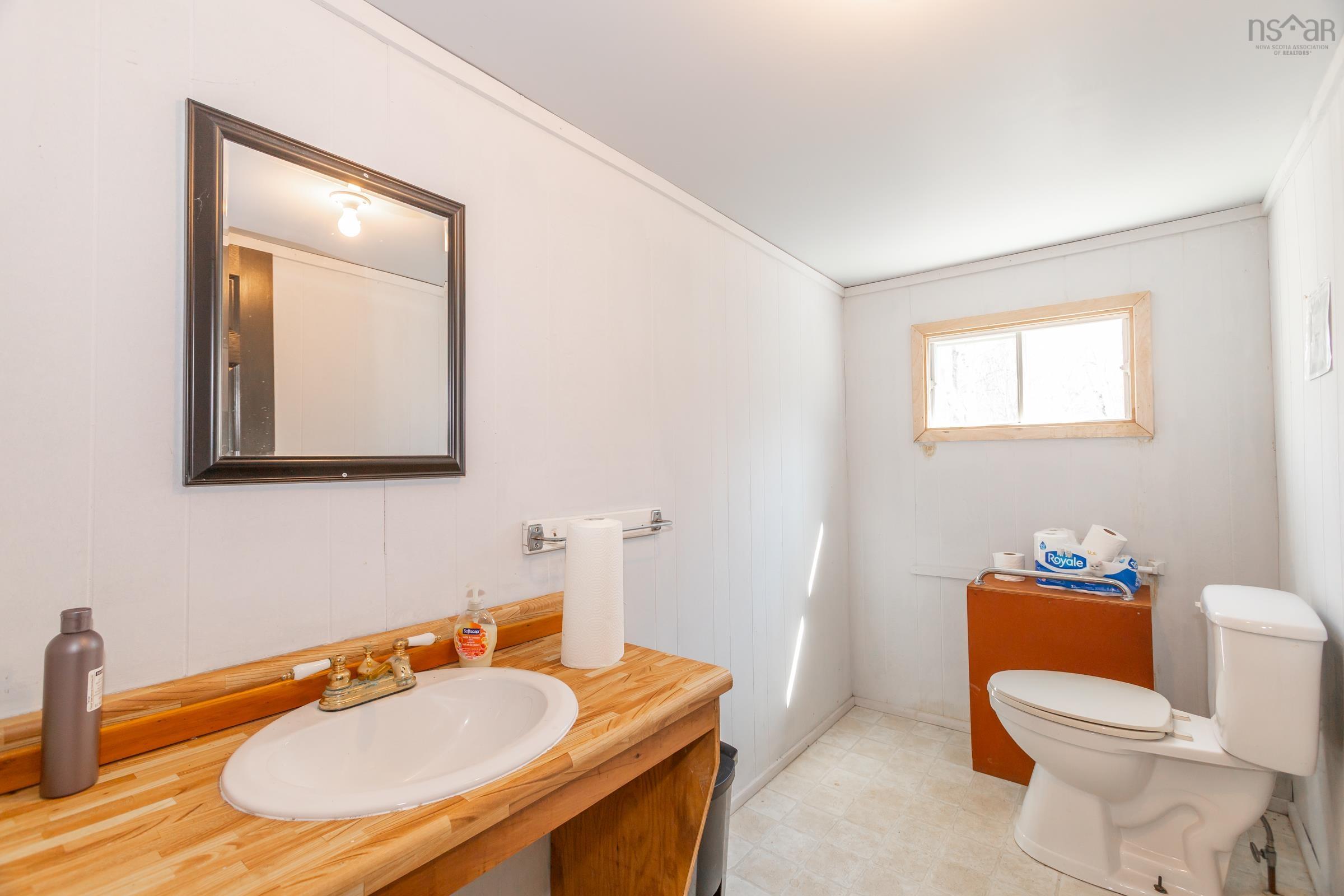 $80,000.00: 2792 Shore Road W, Litchfield