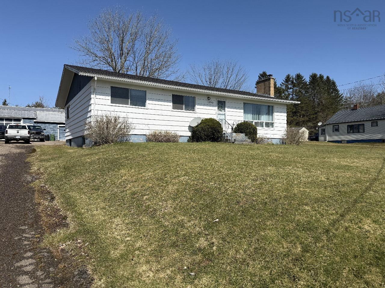 $329,900.00: 1990 224 Highway, Shubenacadie East