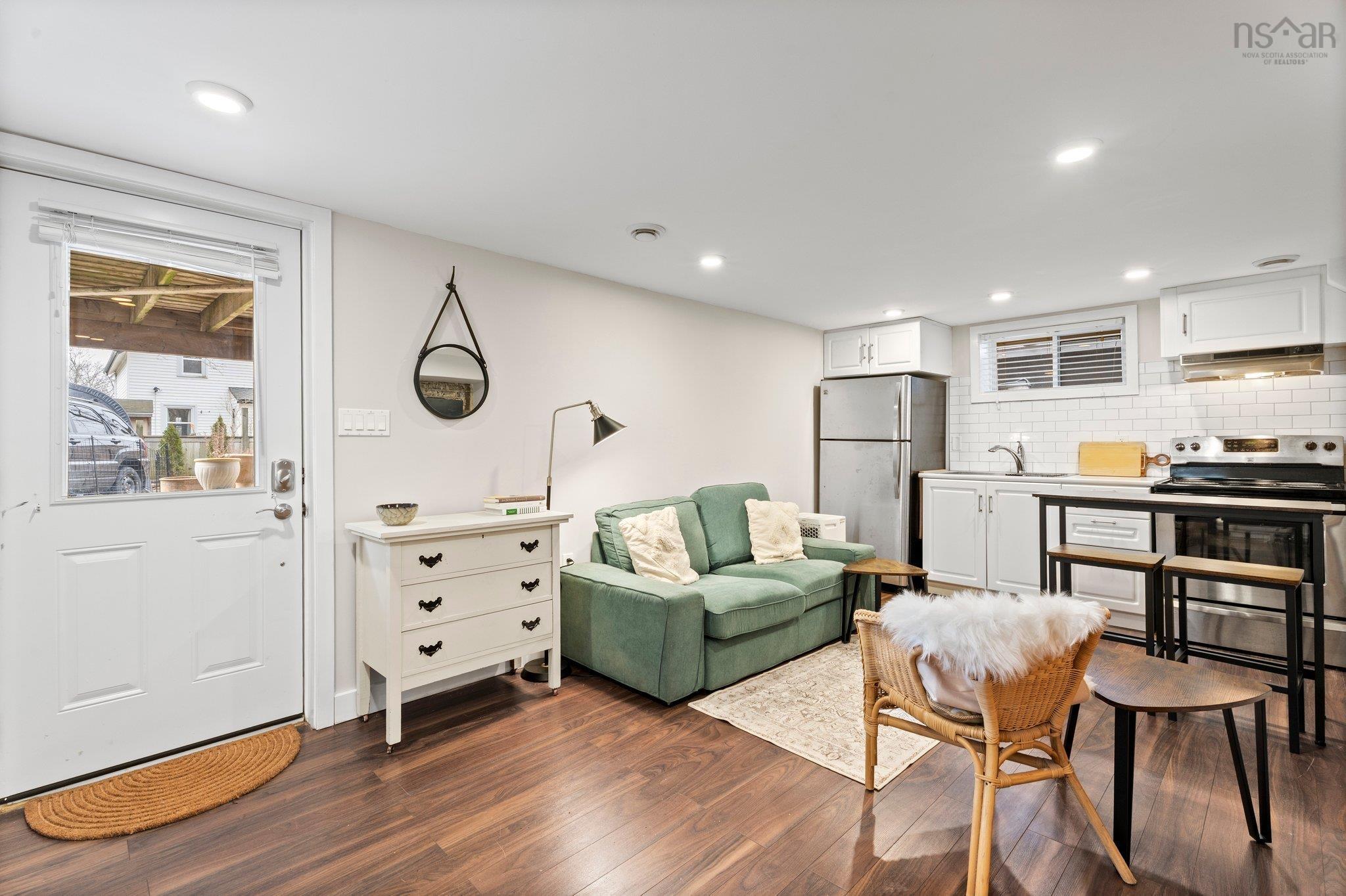 $899,000.00: 2516 Poplar Street, Halifax