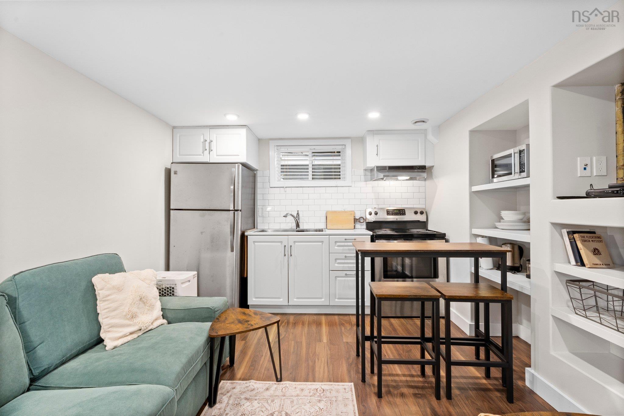 $899,000.00: 2516 Poplar Street, Halifax