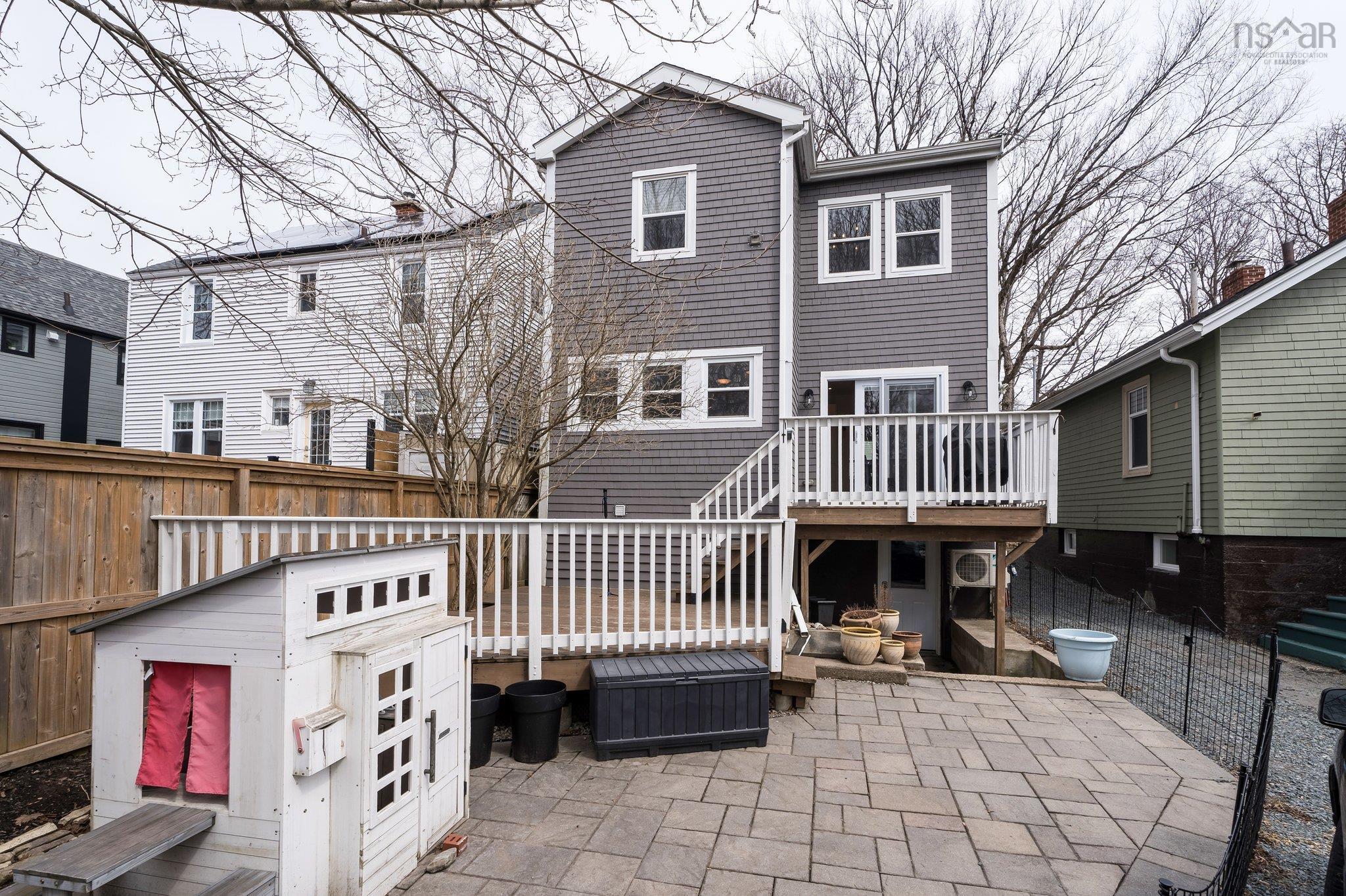 $899,000.00: 2516 Poplar Street, Halifax