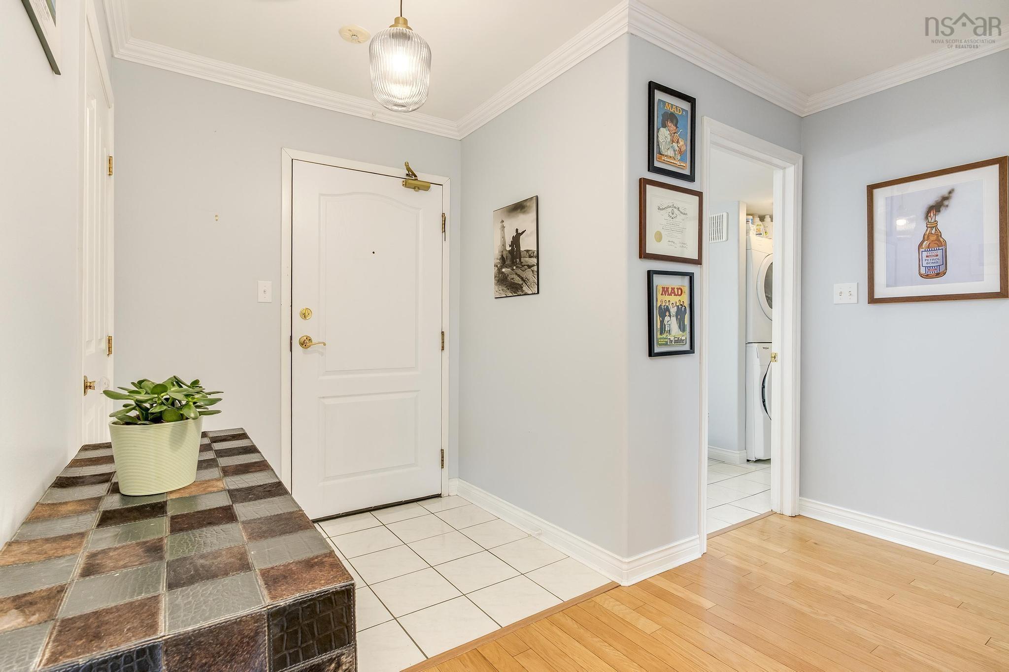 $474,900.00: 302 2 Lake Drive, Bedford