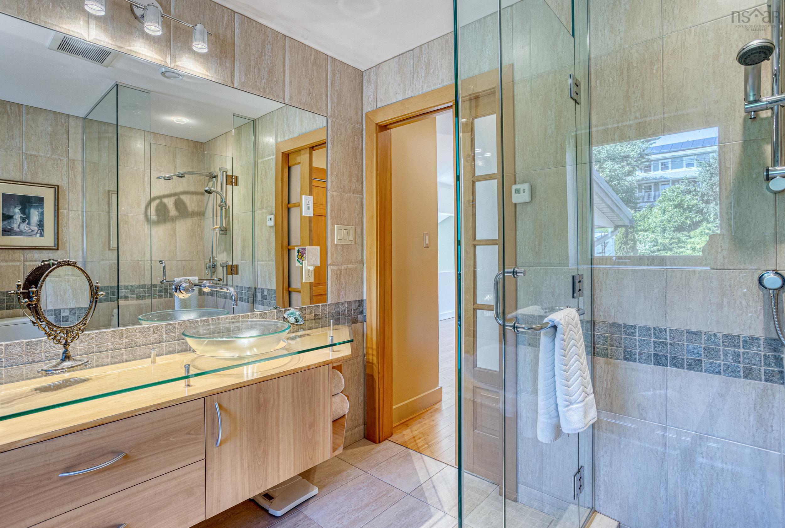 $1,350,000.00: 49 Fairway Grove, Dartmouth