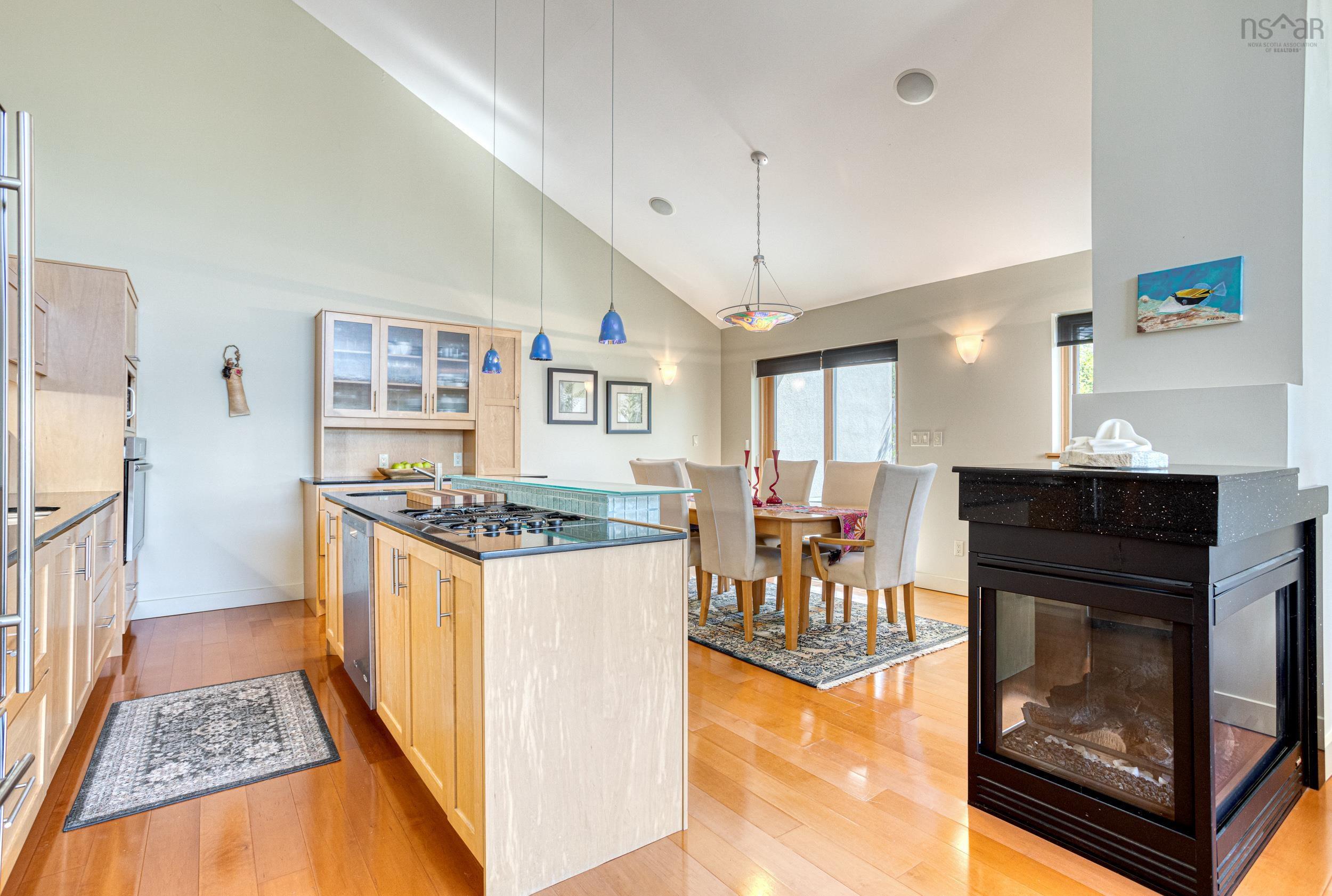 $1,350,000.00: 49 Fairway Grove, Dartmouth