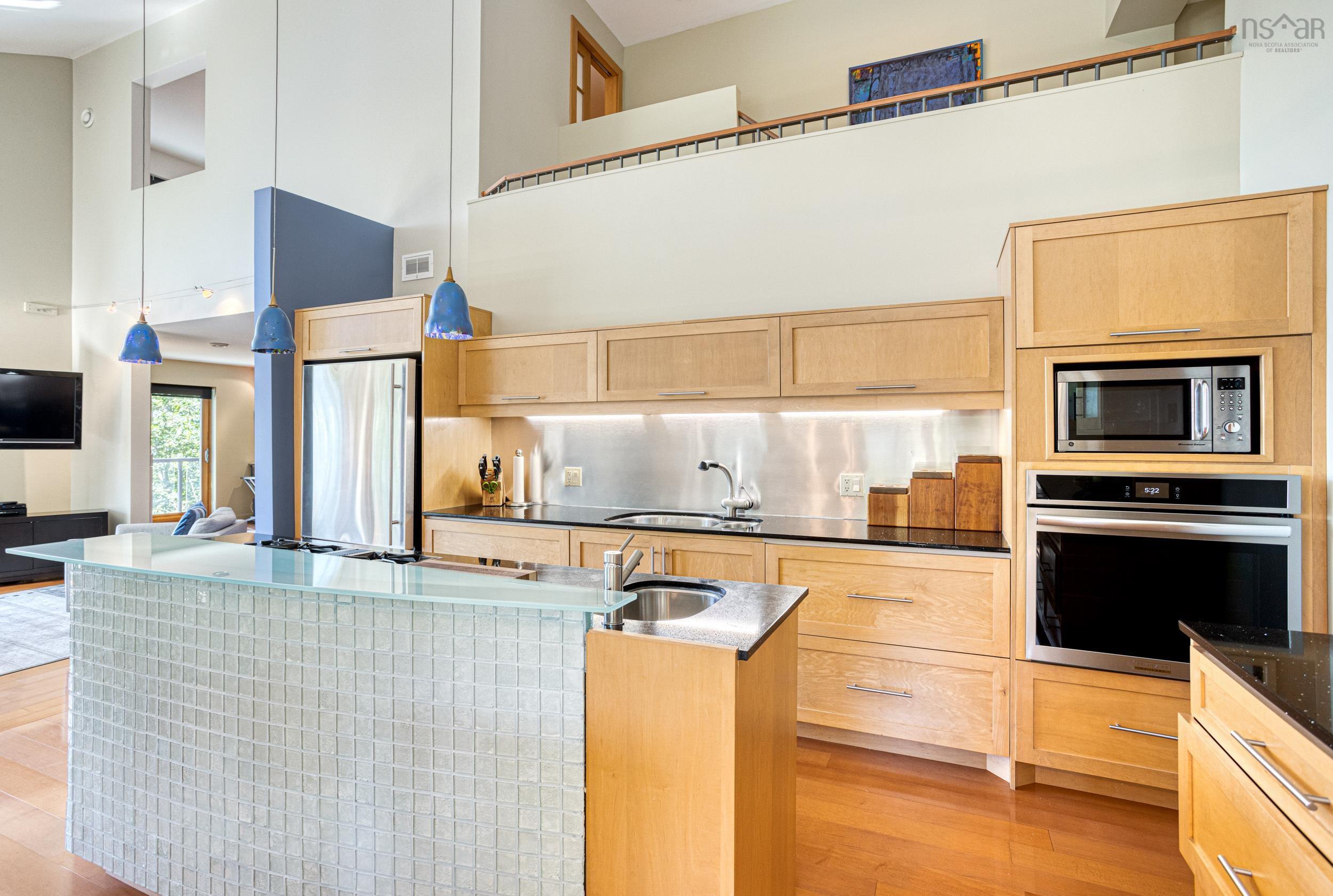 $1,350,000.00: 49 Fairway Grove, Dartmouth