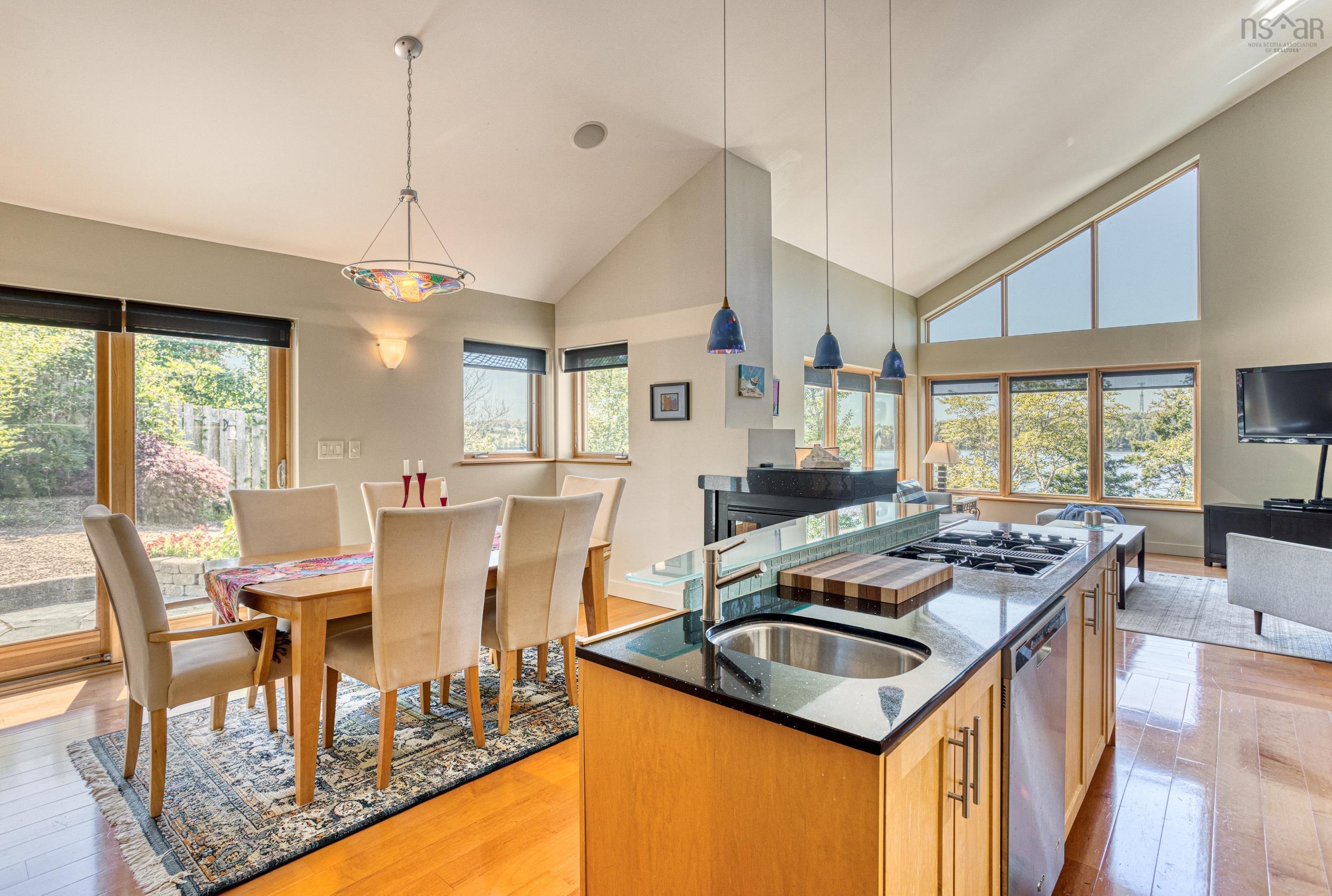 $1,350,000.00: 49 Fairway Grove, Dartmouth
