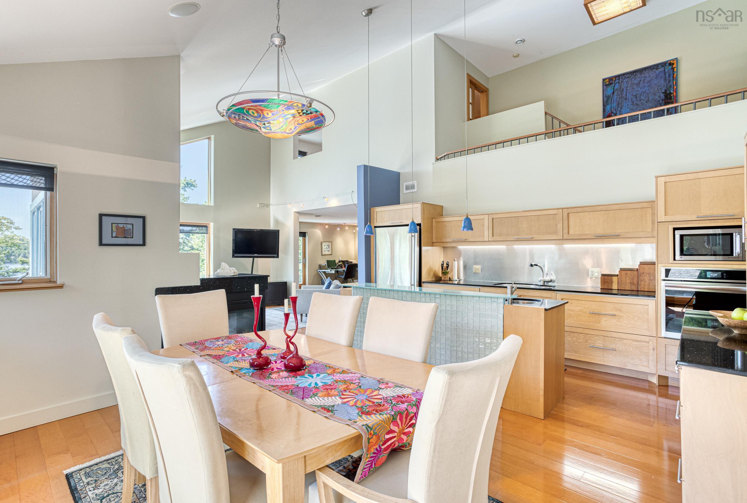 $1,350,000.00: 49 Fairway Grove, Dartmouth