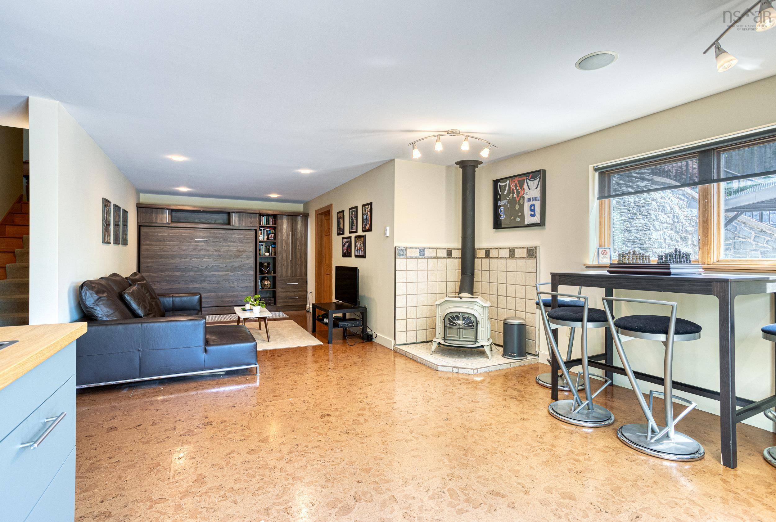 $1,350,000.00: 49 Fairway Grove, Dartmouth