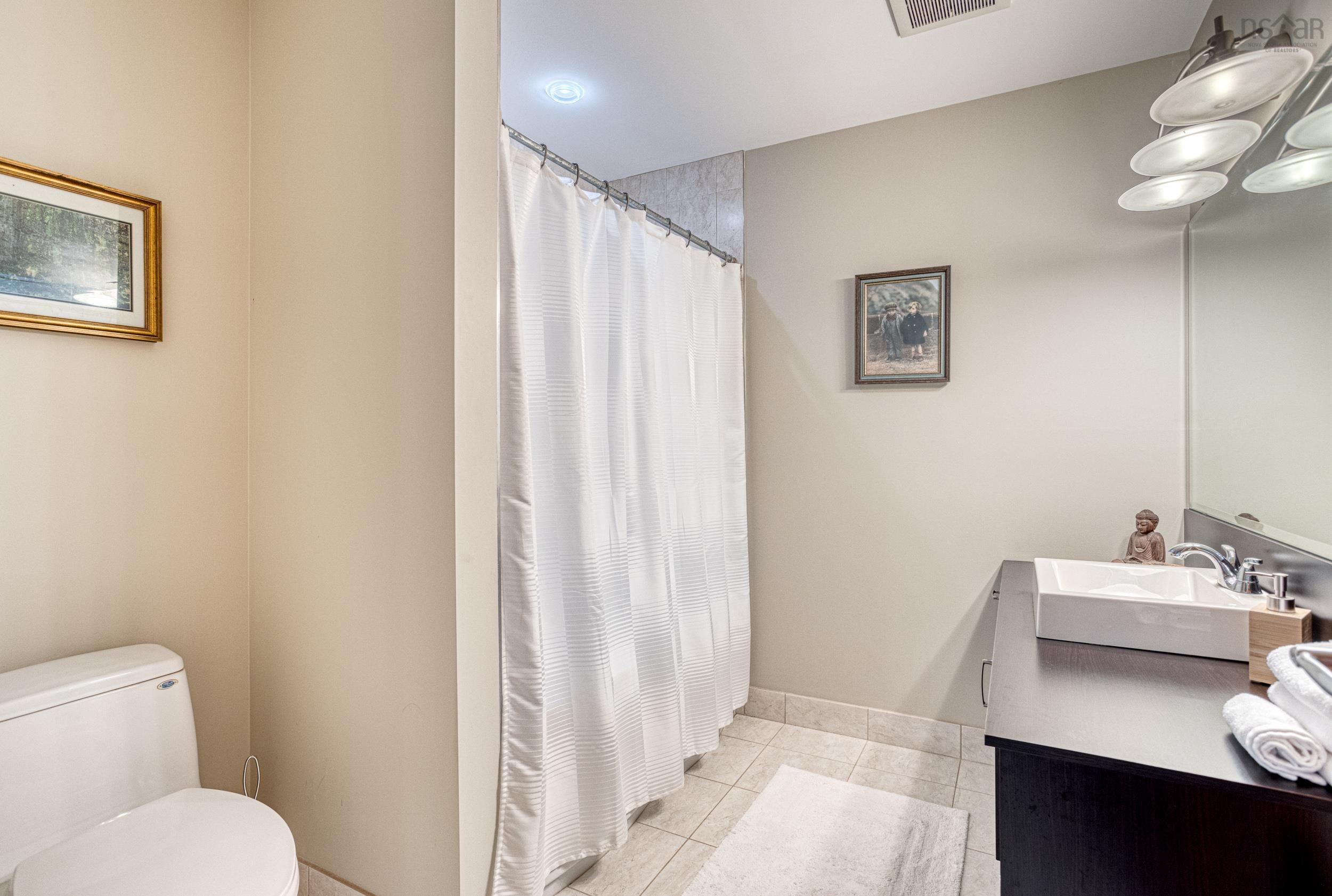 $1,350,000.00: 49 Fairway Grove, Dartmouth