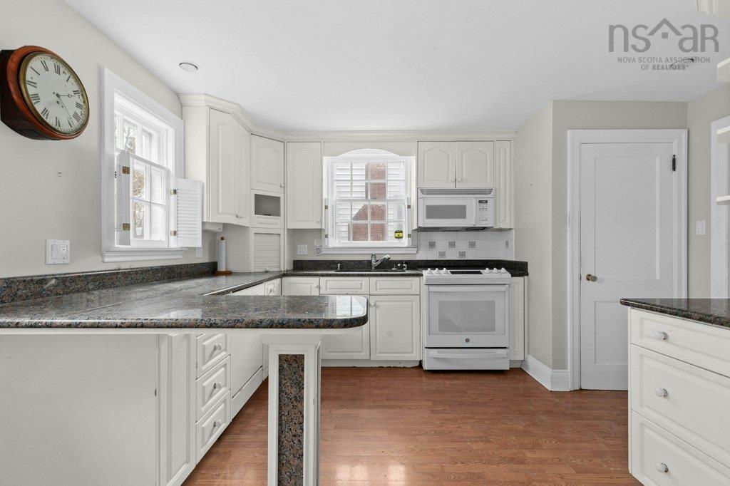 $899,900.00: 12 Rosemount Avenue, Halifax