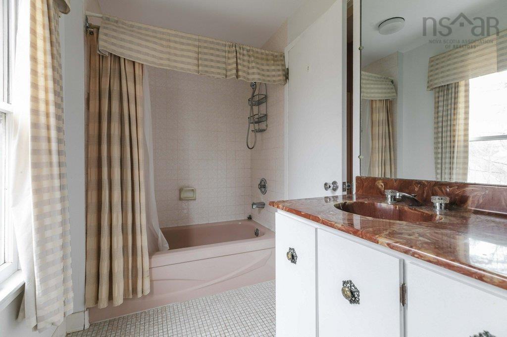 $899,900.00: 12 Rosemount Avenue, Halifax