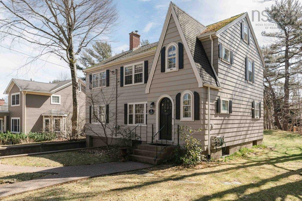 $899,900.00: 12 Rosemount Avenue, Halifax