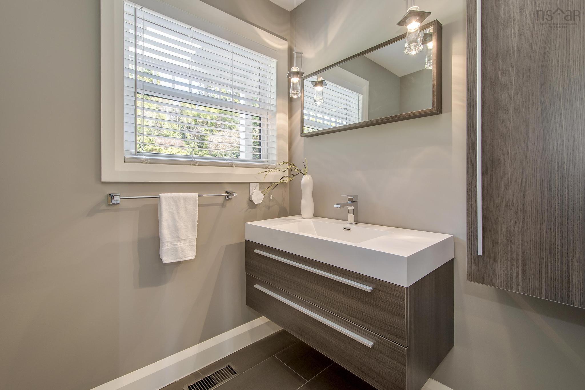 $1,350,000.00: 28 Lake Charles Drive, Dartmouth