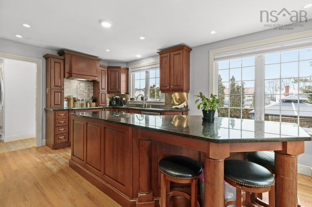 $659,000.00: 7 Kimberley Crescent, Dartmouth