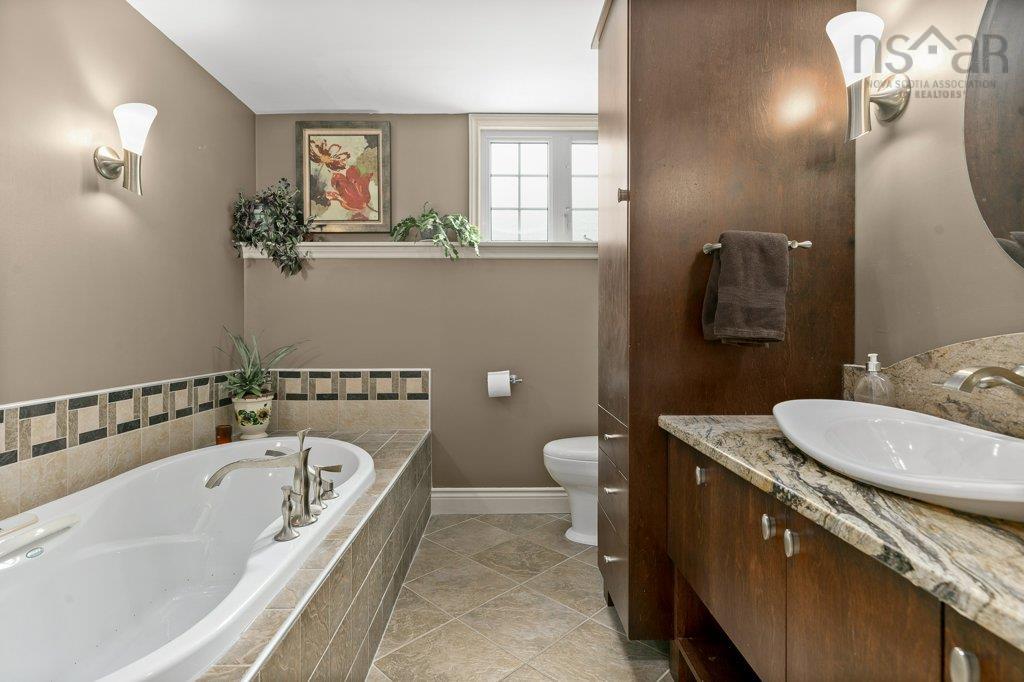 $659,000.00: 7 Kimberley Crescent, Dartmouth