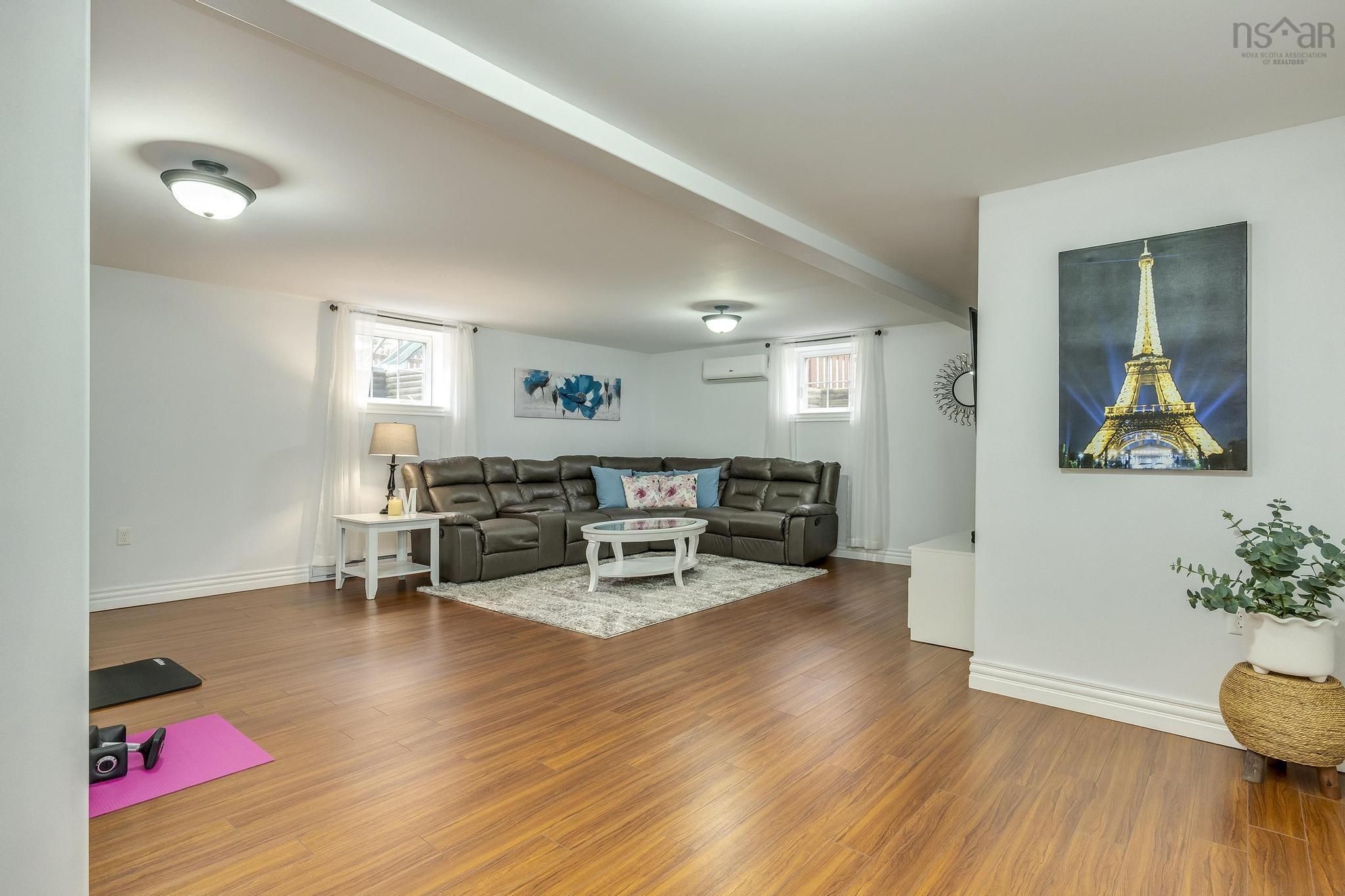 $619,900.00: 35 Acorn Lane, Kingston