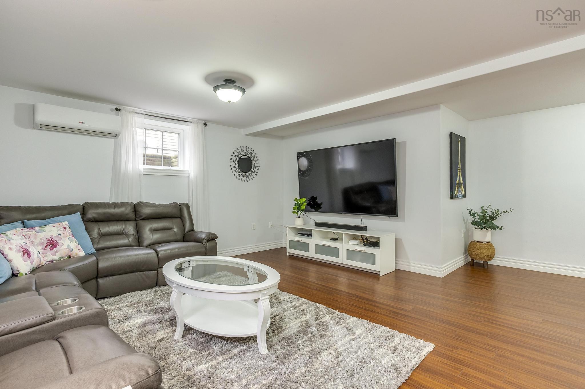 $619,900.00: 35 Acorn Lane, Kingston