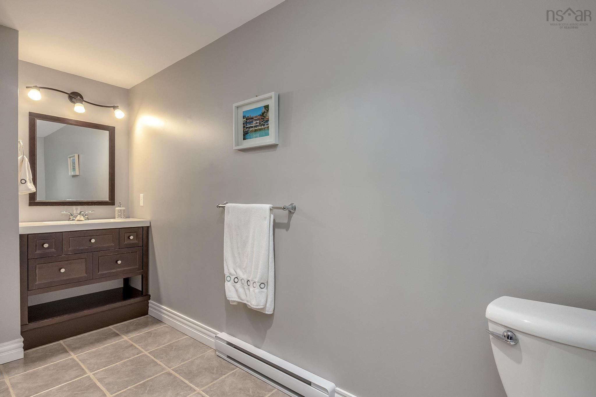 $619,900.00: 35 Acorn Lane, Kingston